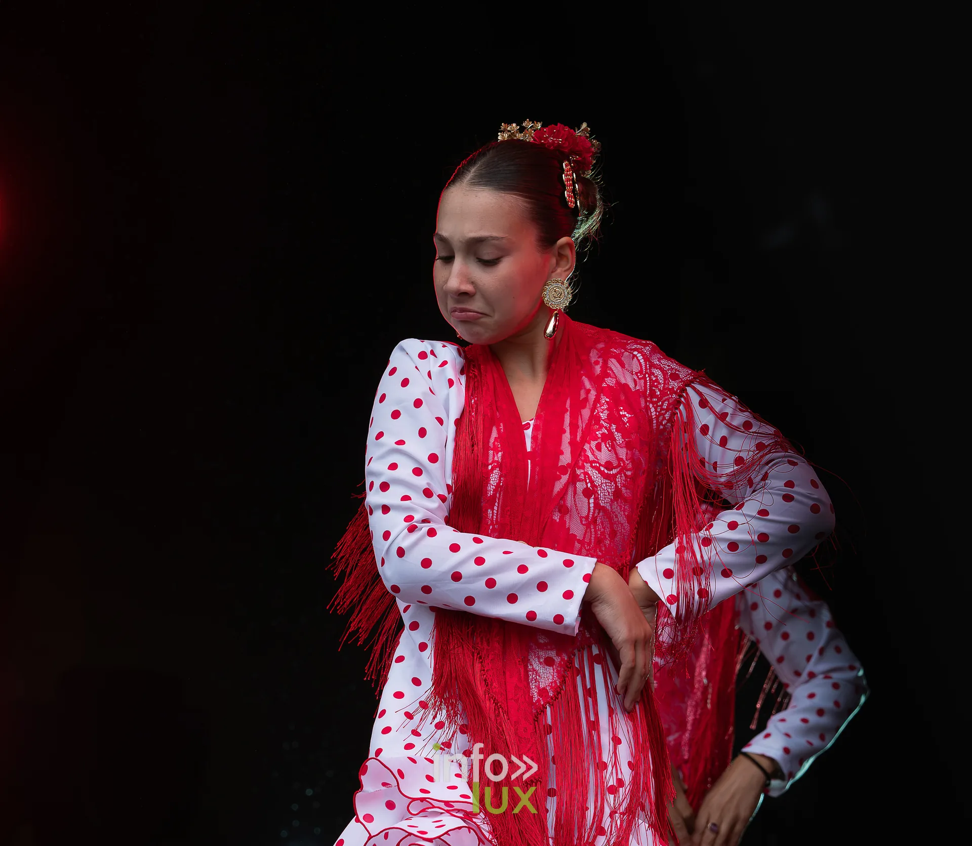 Danseuse de flamenco en robe à pois, photo Dolorès Photographie