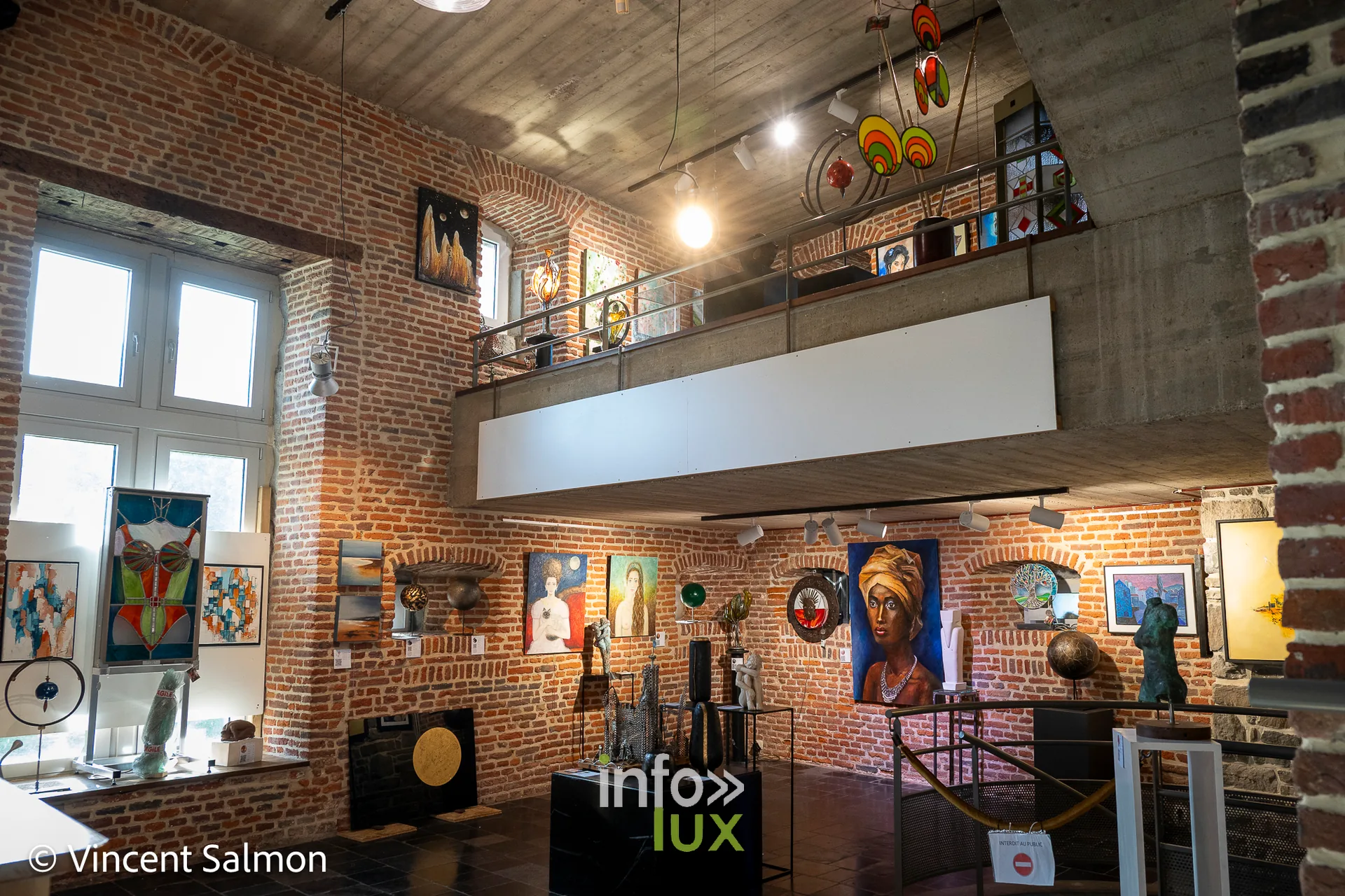 La Galerie de la Tour du Château d’Oupeye pendant Évasions Artistiques
