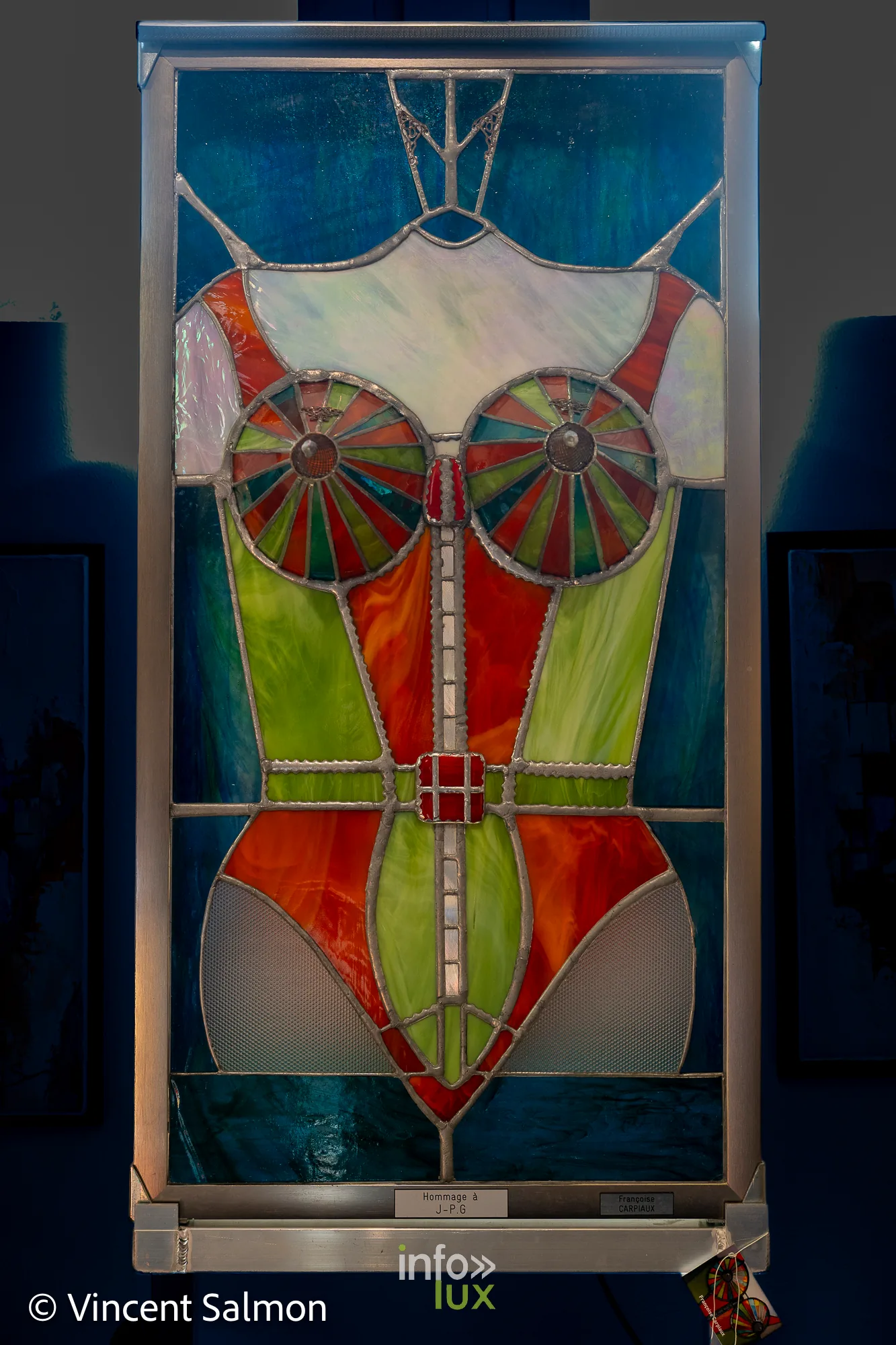 Œuvre de Françoise Carpiaux (sculpture verre-métal), exposition Évasions Artistiques, Galerie de la Tour, Château d’Oupeye