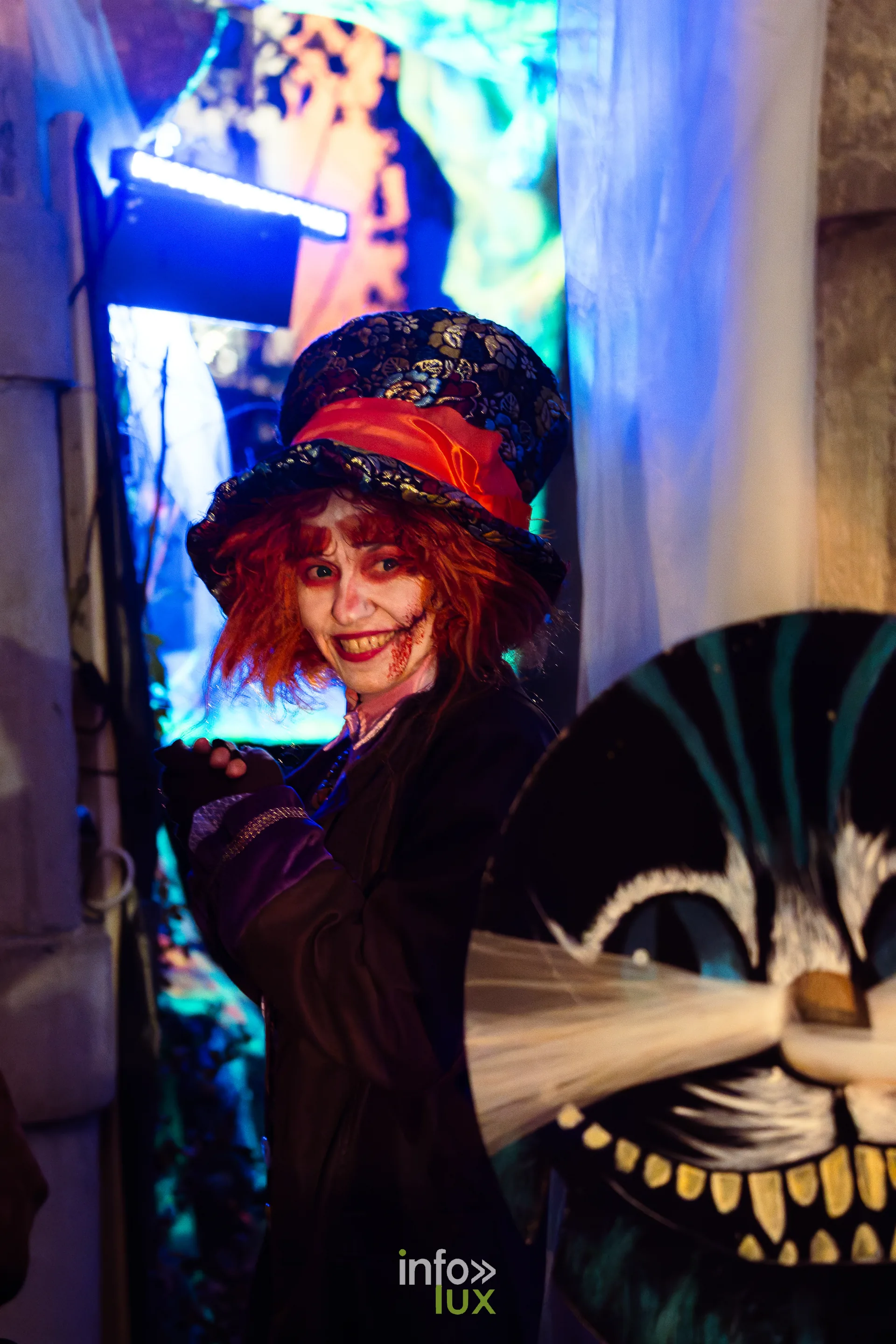 Fantastique Halloween 2026, château de Lavaux-Sainte-Anne (Rochefort) : un figurant au chapeau haut-de-forme (photo Mike Marino)