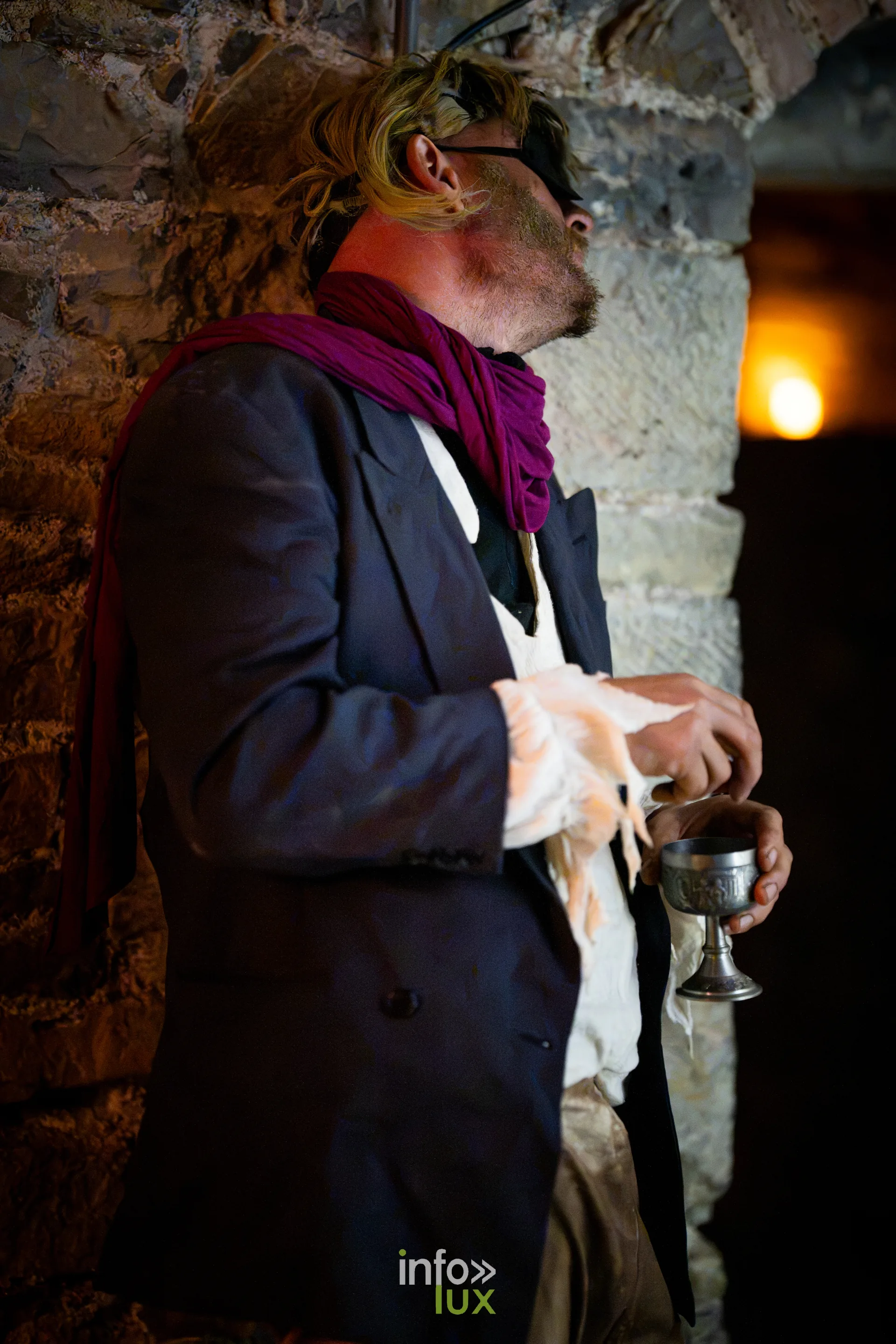 Fantastique Halloween 2026, château de Lavaux-Sainte-Anne (Rochefort) : un figurant costumé du parcours (photo Vincent Beckmann)