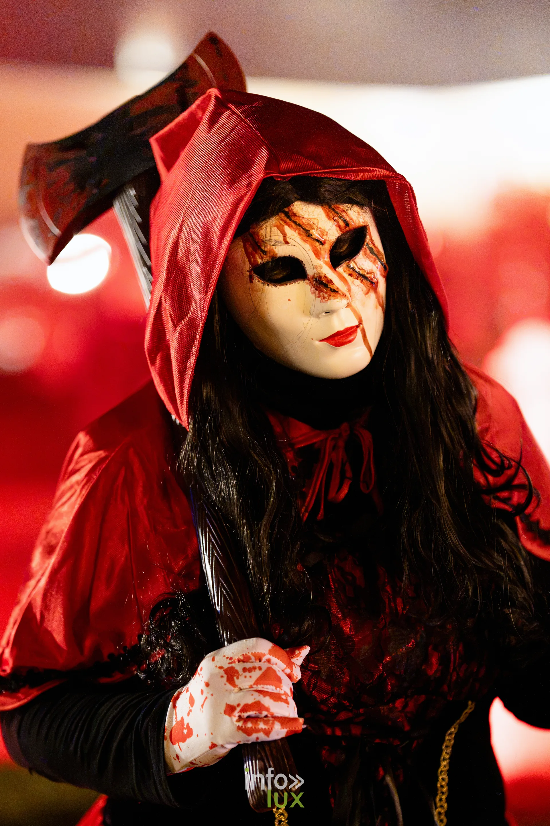Fantastique Halloween 2026, château de Lavaux-Sainte-Anne (Rochefort) : un figurant costumé du parcours (photo Vincent Beckmann)