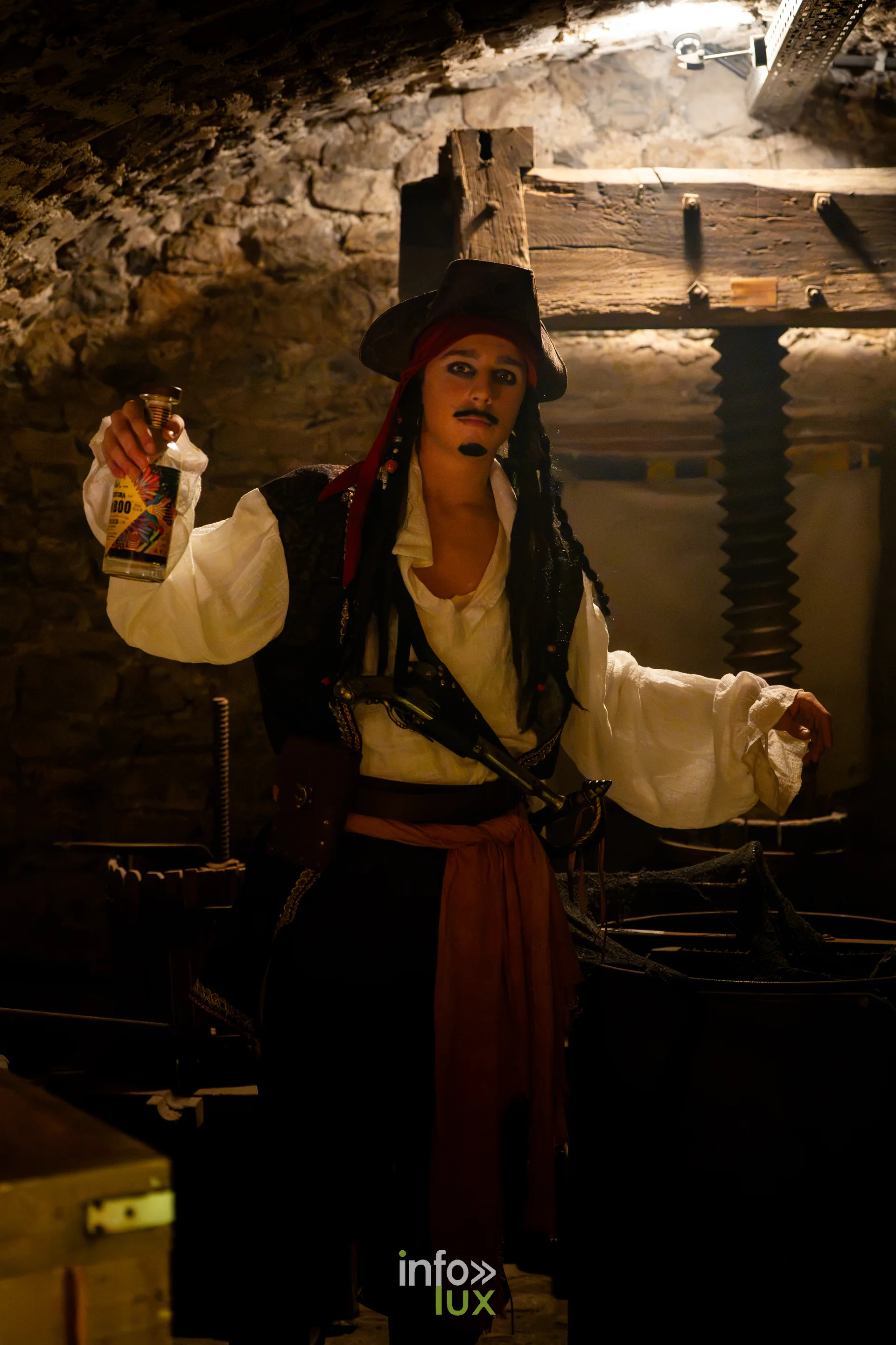 Fantastique Halloween 2026, château de Lavaux-Sainte-Anne (Rochefort) : un figurant costumé du parcours (photo Vincent Beckmann)
