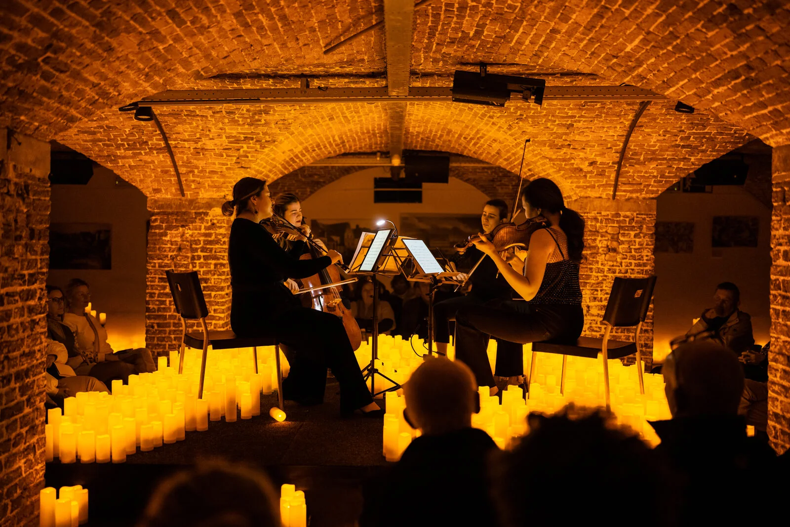 Concert Candlelight aux Halles Saint-Géry à Bruxelles, sous les voûtes de briques