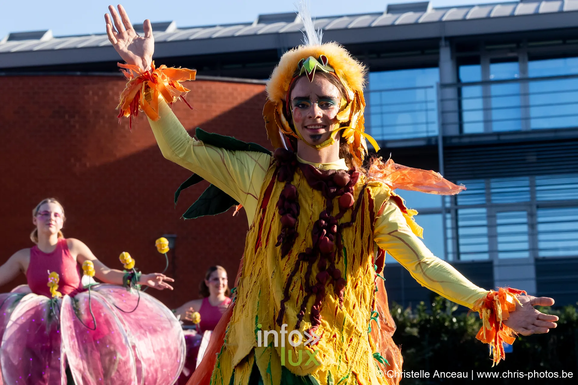 Fieris Féeries 2026 à Seraing : personnage en costume jaune