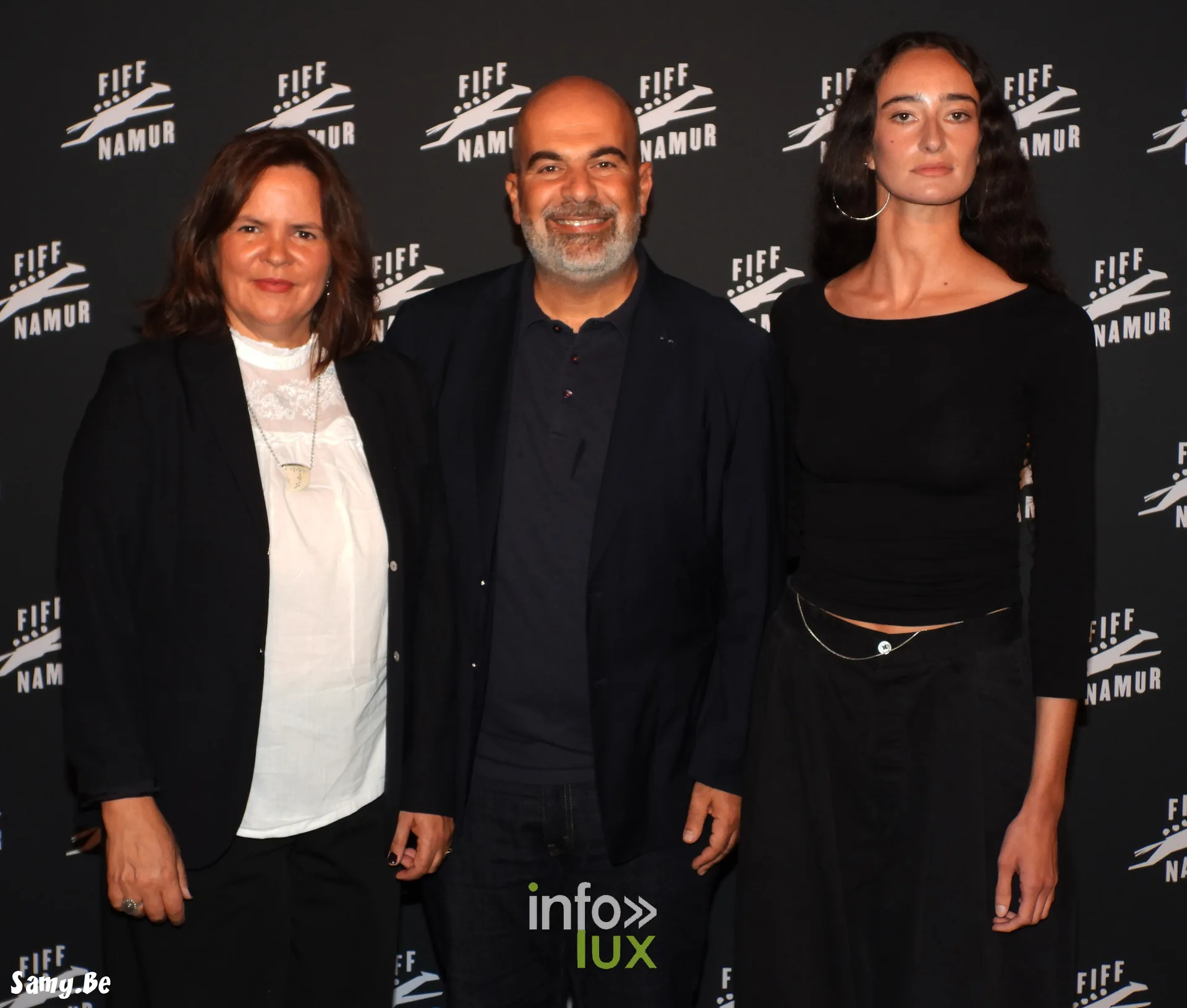 Marc Fitoussi, Alice de Broqueville et une invitée au photocall du FiFF Namur 2026