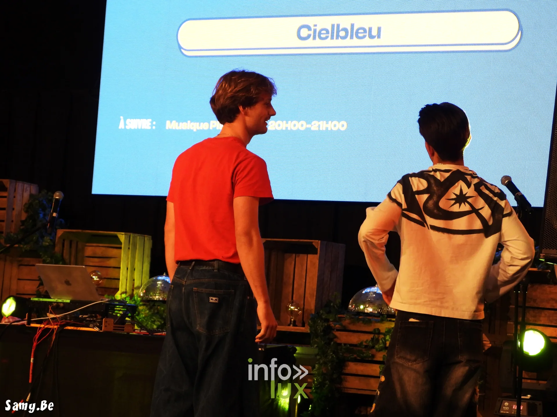 Concert de Cielbleu au FiFF Namur 2026, nom de l’artiste à l’écran