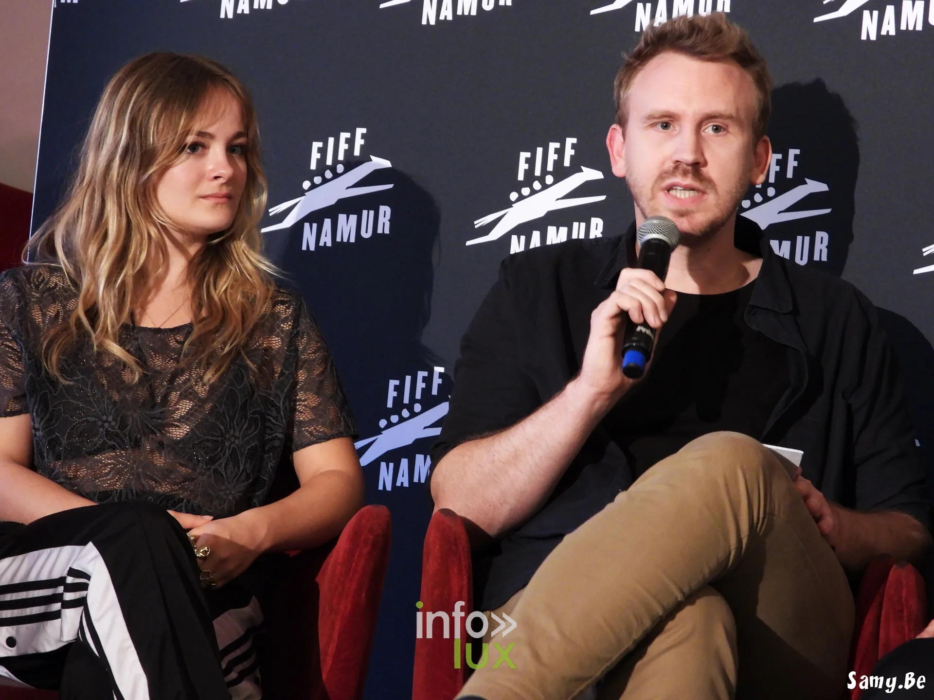 Deux membres du jury du Long, l’un au micro, FiFF Namur 2026
