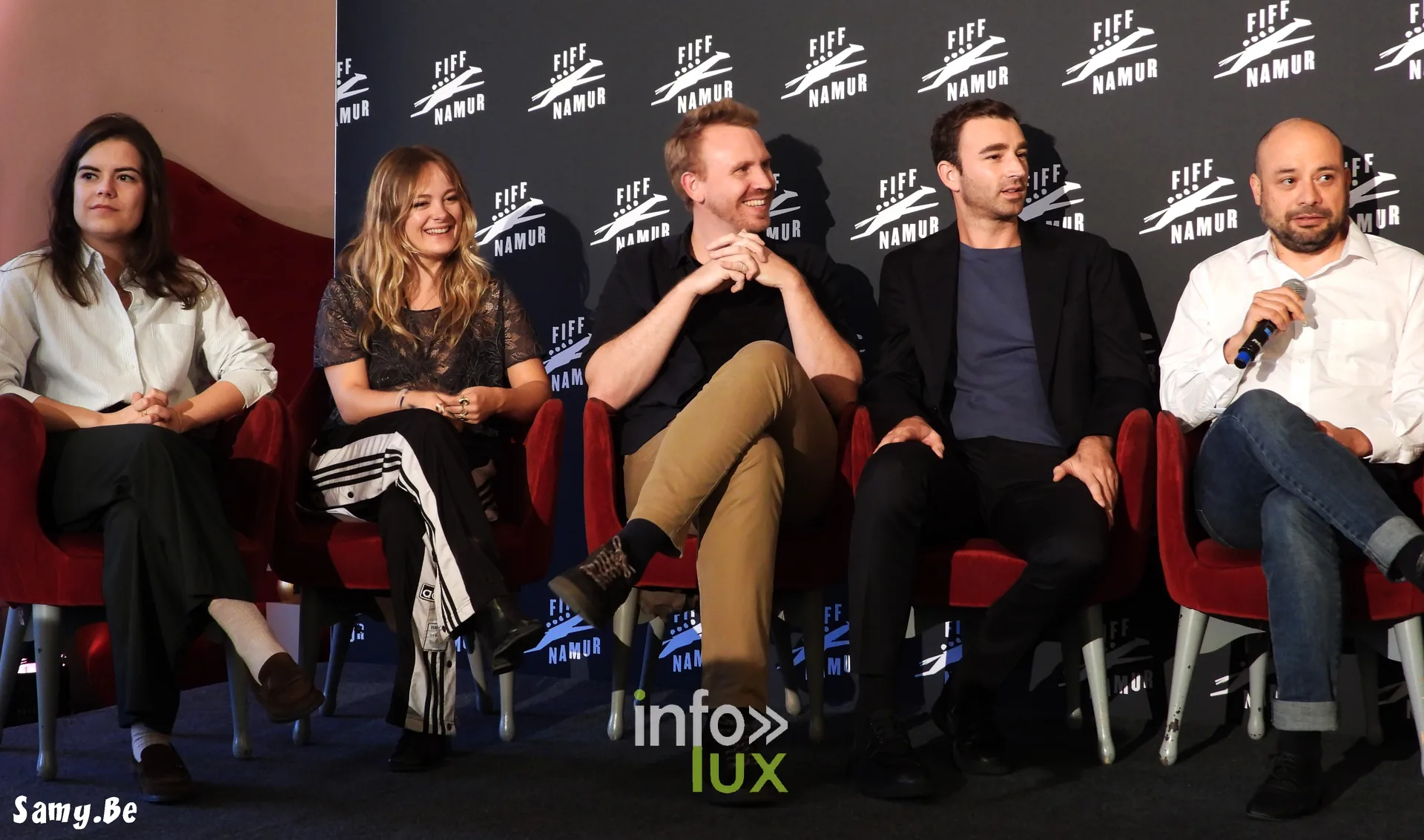 Le jury du Long au complet face au public du FiFF Namur 2026