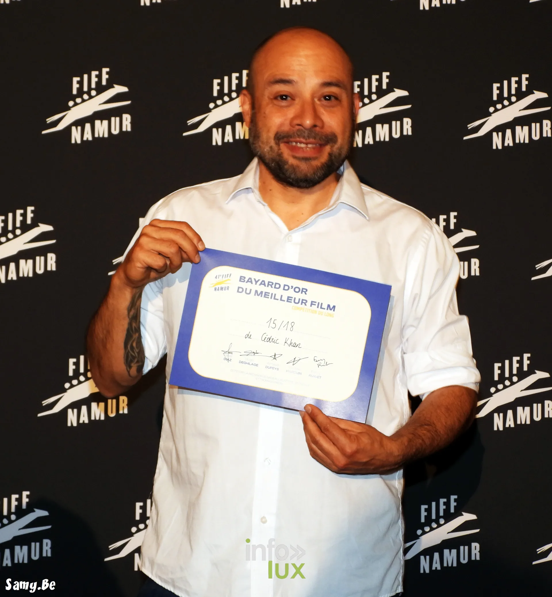 César Diaz avec le Bayard d’or du meilleur film attribué à 15/18 de Cédric Kahn, FiFF Namur 2026