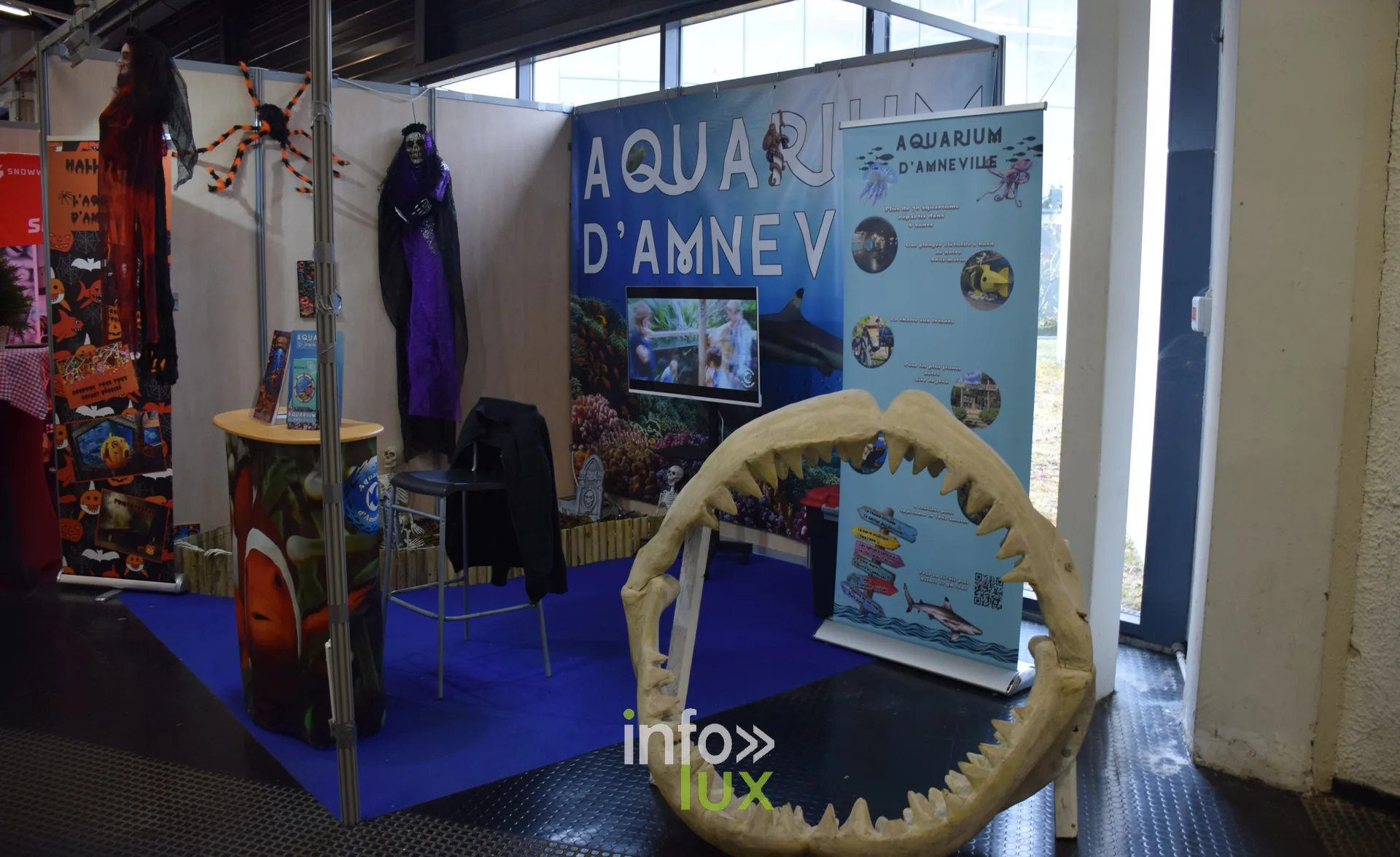 Stand de l’Aquarium d’Amnéville et mâchoire de requin, Foire internationale de Metz 2026