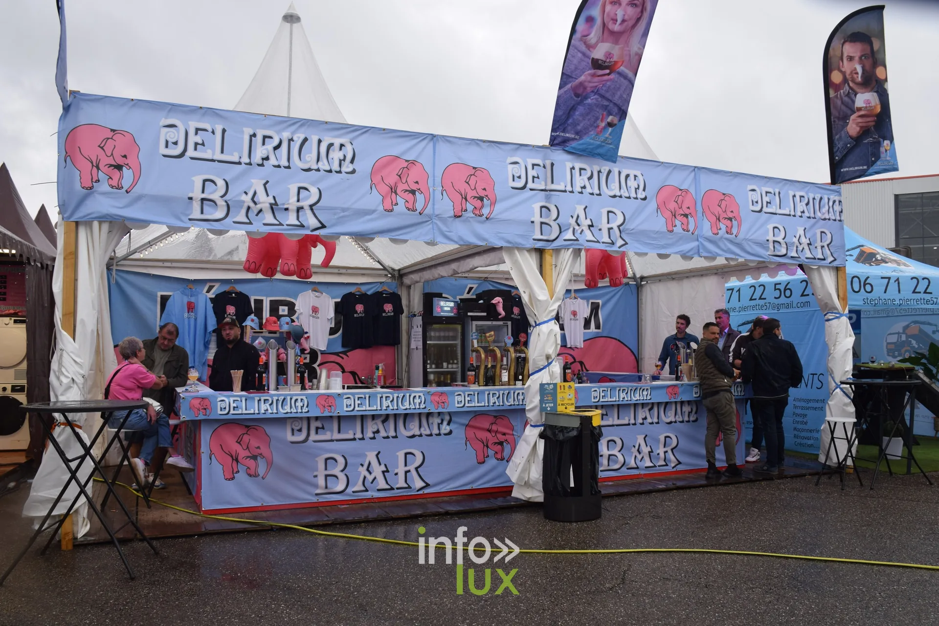 Bar Delirium sous chapiteau, sol mouillé, Foire internationale de Metz 2026