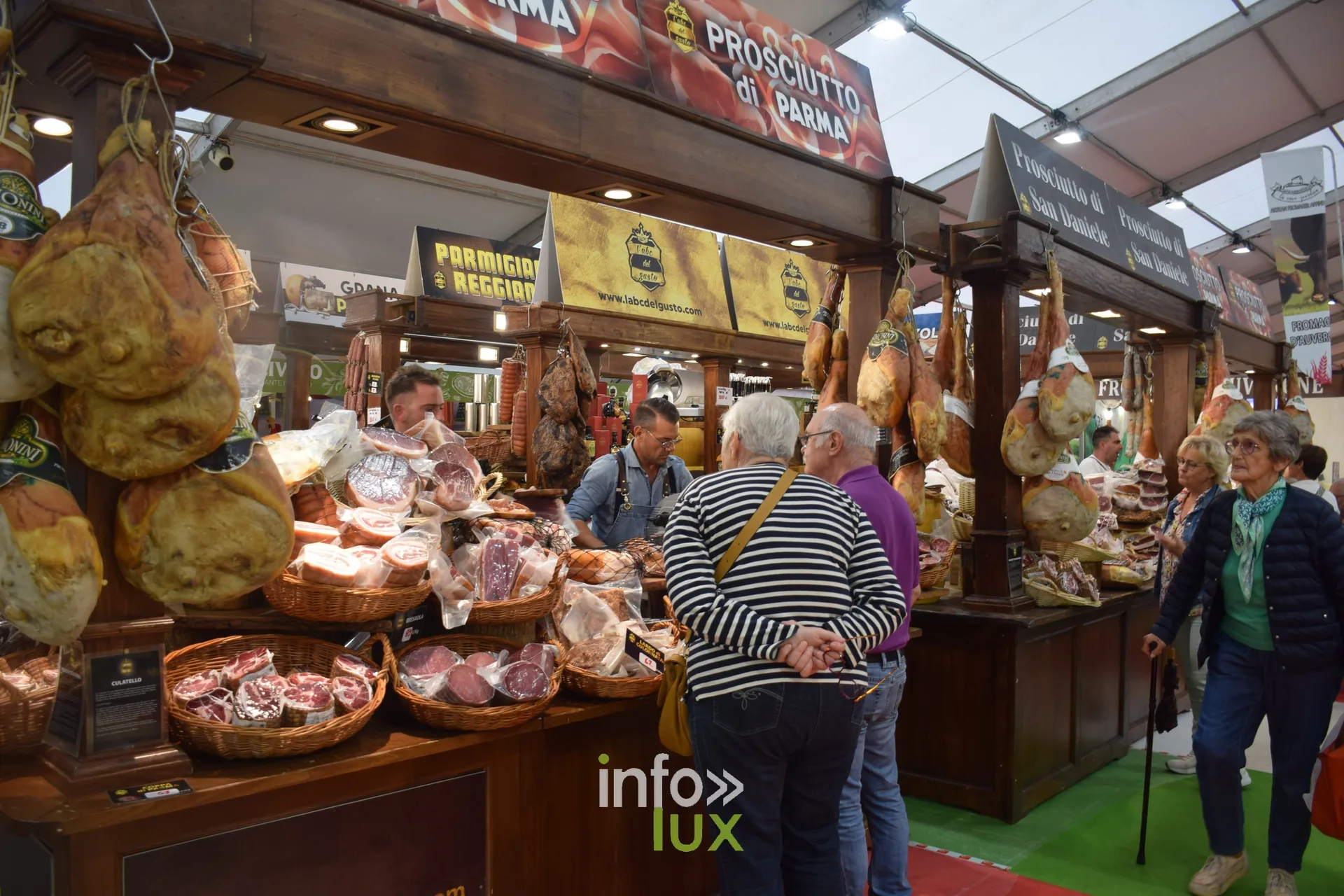Stand de charcuterie et de jambons, Foire internationale de Metz 2026
