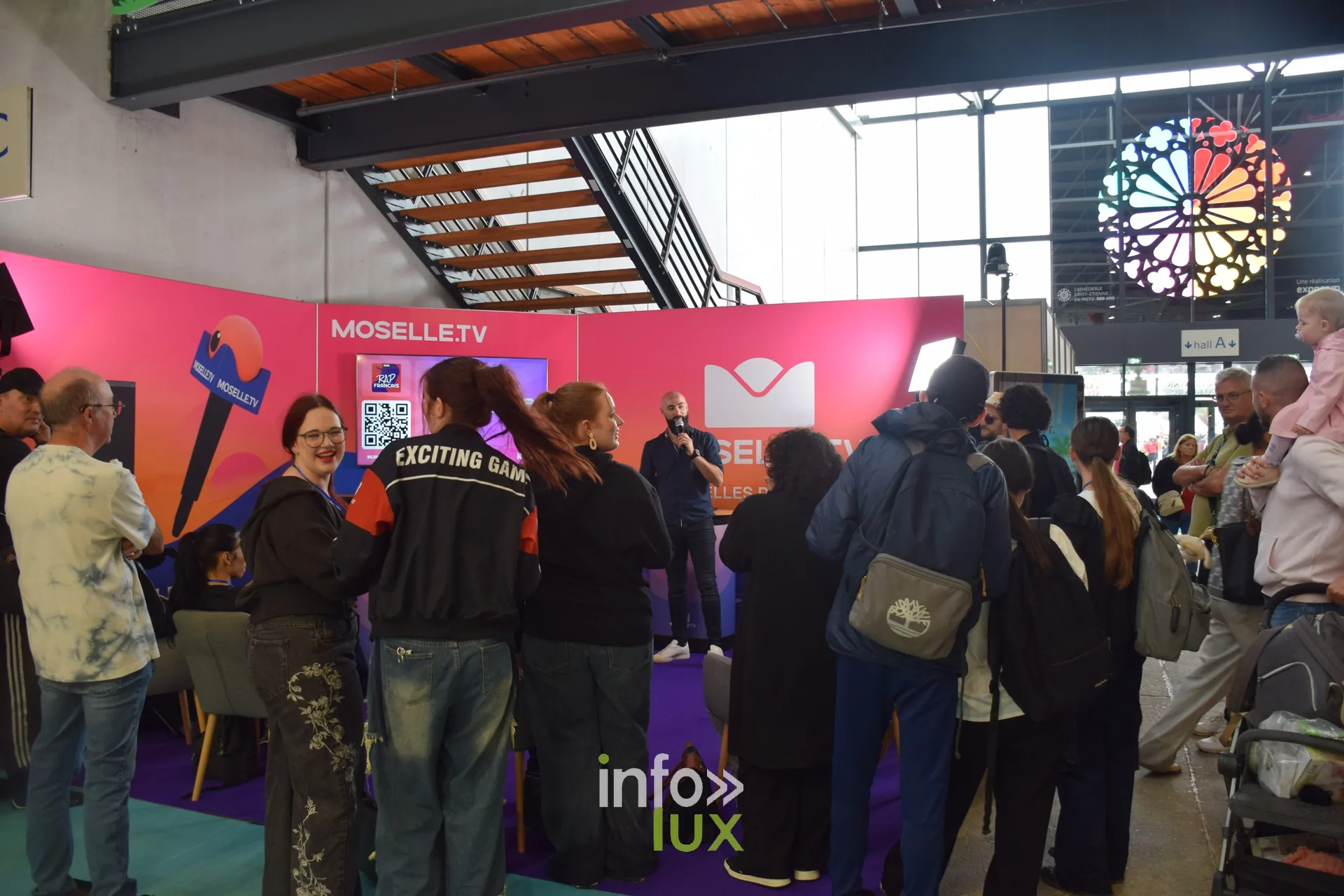 Foule devant le stand Moselle, Foire internationale de Metz 2026