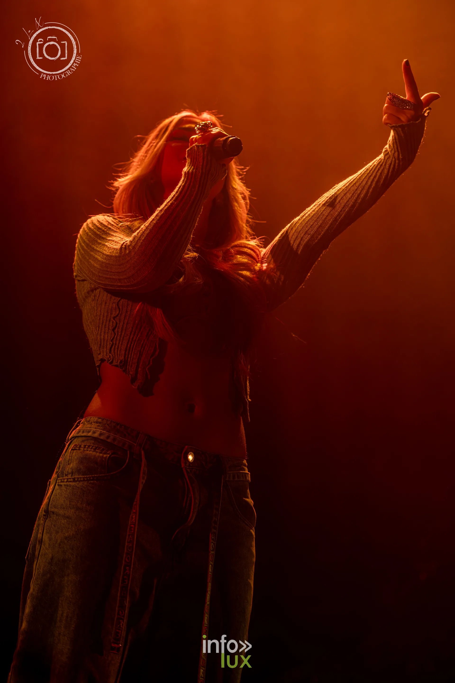 Margot Abate en première partie de Fredz à L’Autre Canal, Nancy, 21 octobre 2026 : Margot Abate au chant (photo 2 la X Photographie)