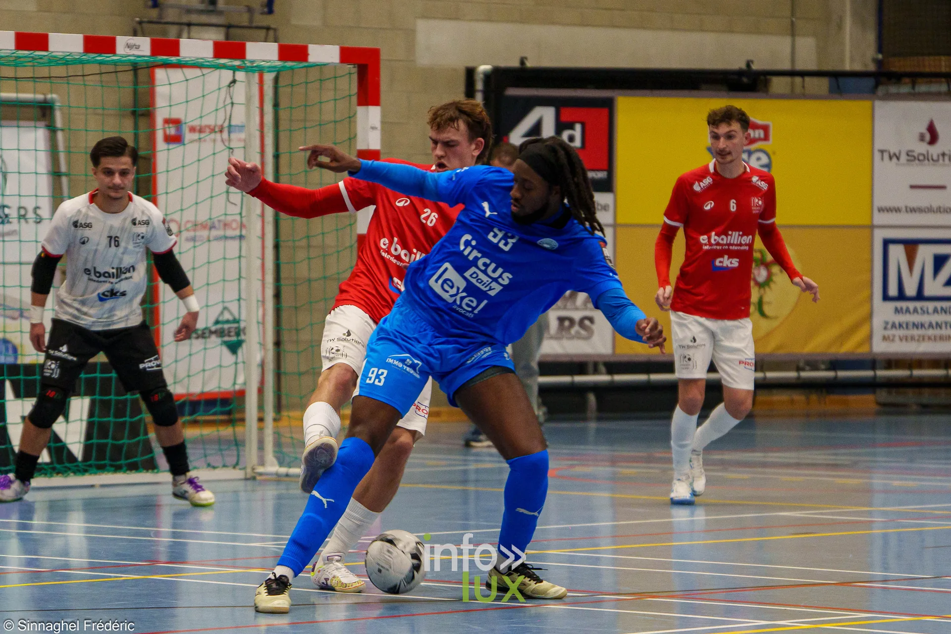 ZVK Eisden-Dorp – Futsal Team Charleroi (3-3), Division 1 Elite de futsal, Sporthal Helix de Maasmechelen, 30 octobre 2026 : une action devant le but d’Eisden (photo Frédéric Sinnaghel – Photographe4ever)