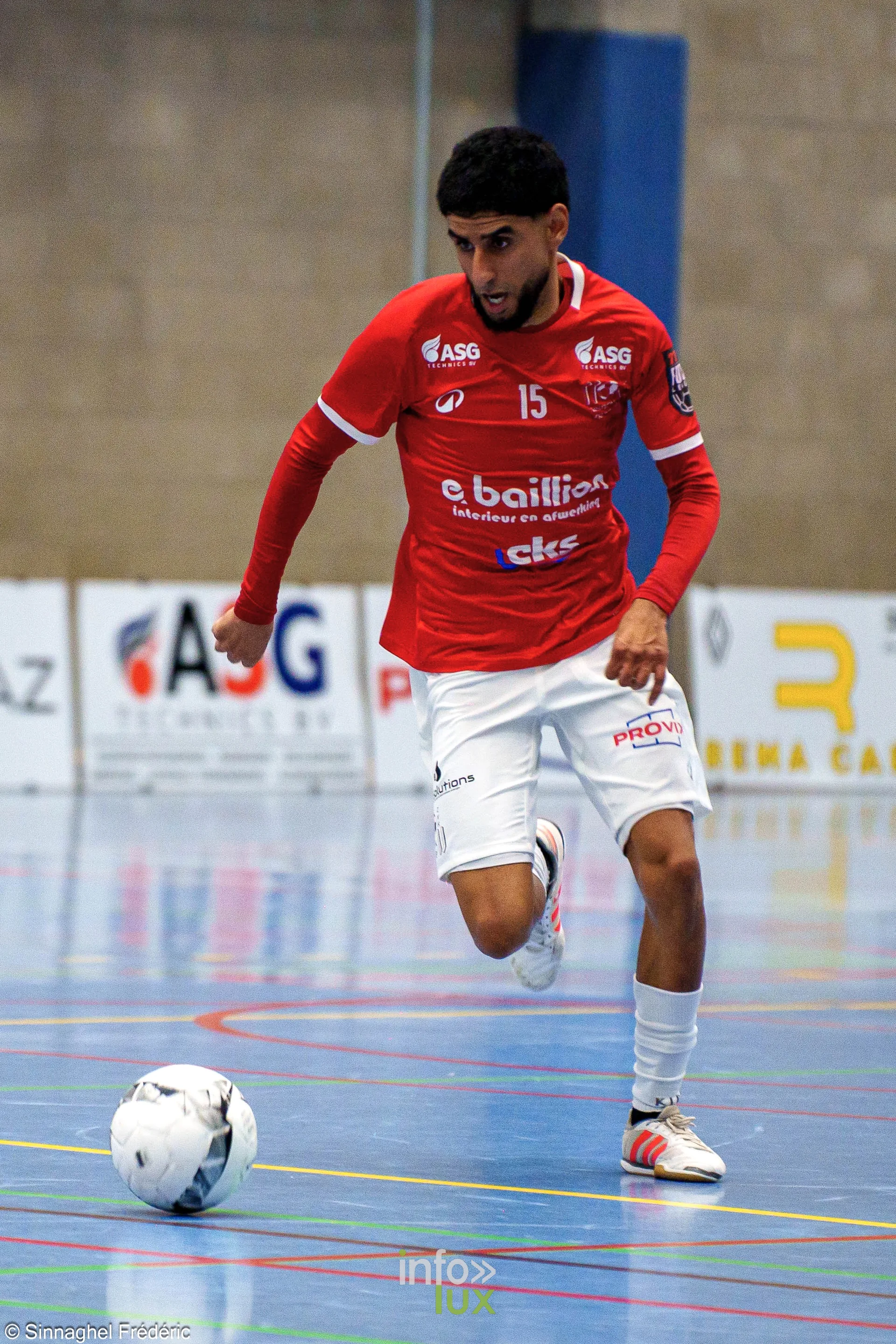ZVK Eisden-Dorp – Futsal Team Charleroi (3-3), Division 1 Elite de futsal, Sporthal Helix de Maasmechelen, 30 octobre 2026 : un joueur d’Eisden balle au pied (photo Frédéric Sinnaghel – Photographe4ever)