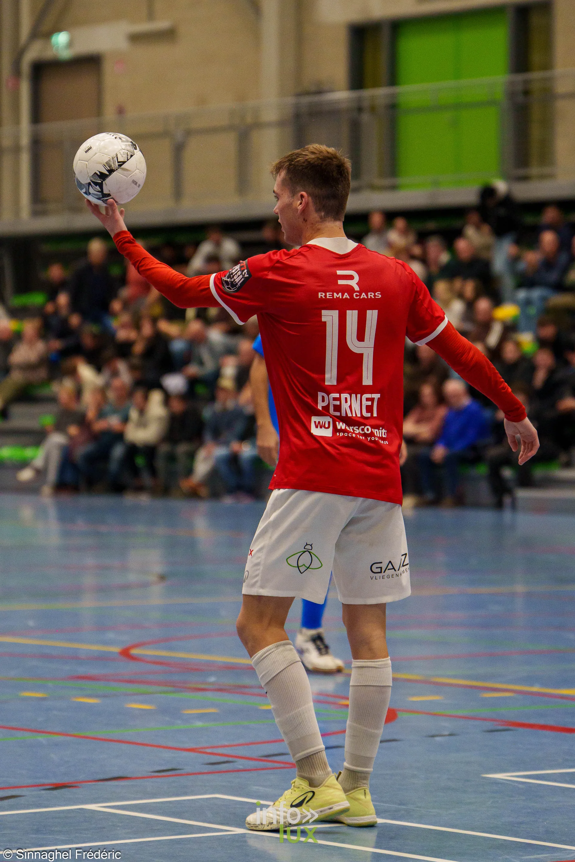 ZVK Eisden-Dorp – Futsal Team Charleroi (3-3), Division 1 Elite de futsal, Sporthal Helix de Maasmechelen, 30 octobre 2026 : le numéro 14 d’Eisden, ballon en main (photo Frédéric Sinnaghel – Photographe4ever)