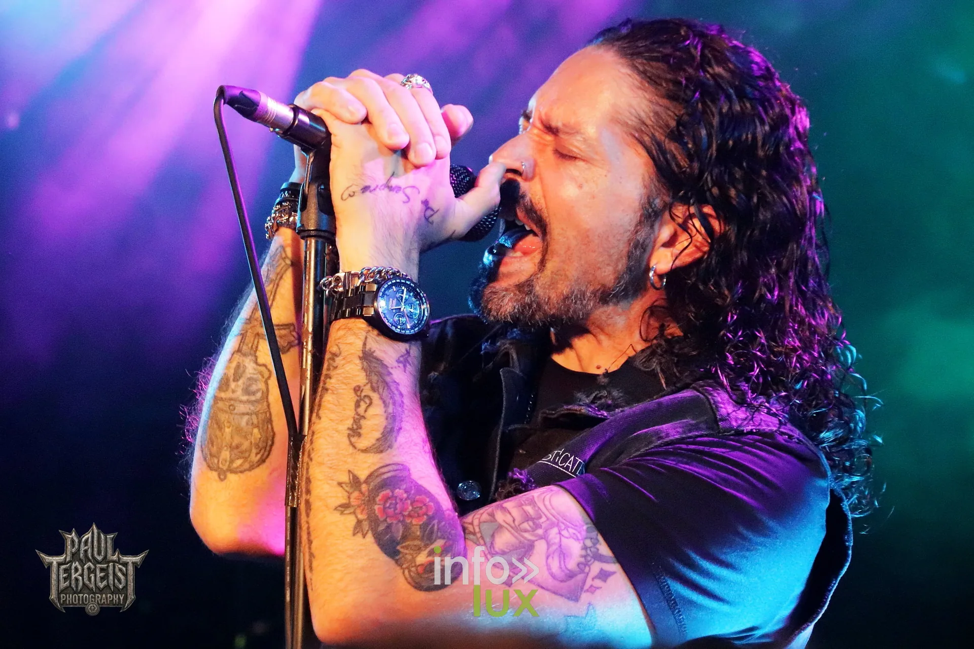 Gus G et Ronnie Romero au Spirit of 66 à Verviers, 5 octobre 2026 : Ronnie Romero au chant sous les lumières violettes