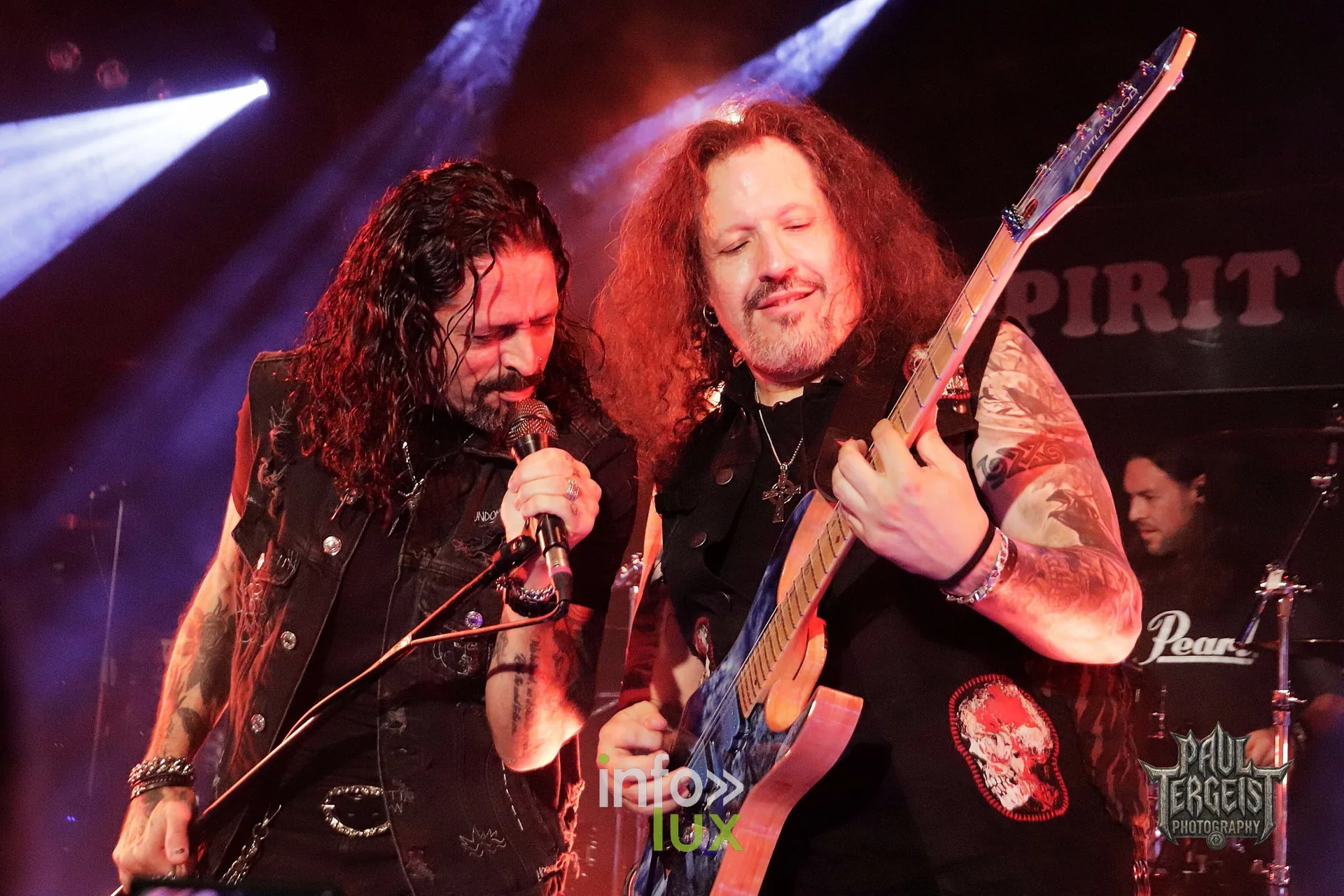 Gus G et Ronnie Romero au Spirit of 66 à Verviers, 5 octobre 2026 : Ronnie Romero et José Rubio, guitare levée
