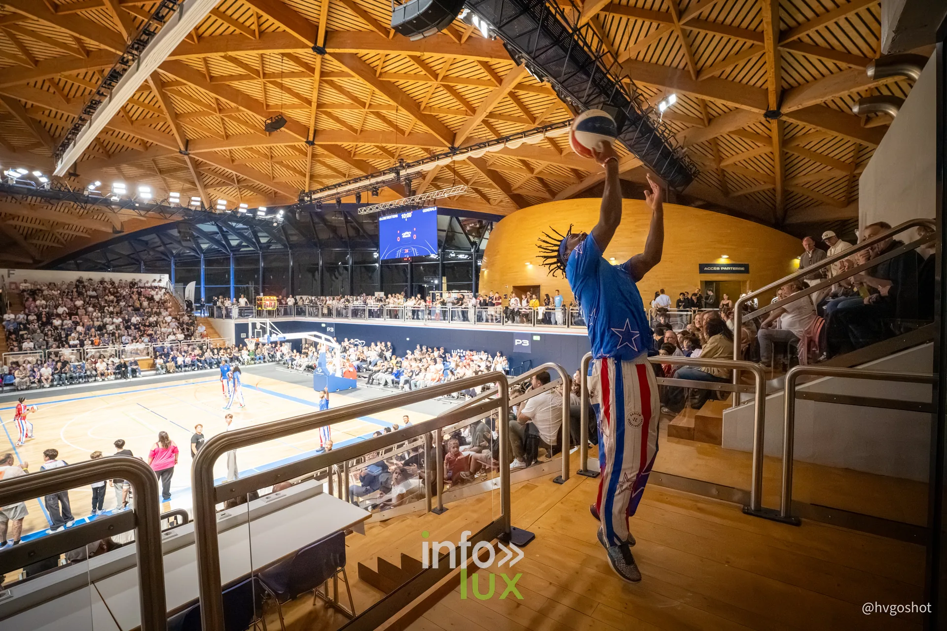 Harlem Globetrotters à la Coque de Luxembourg, 3 octobre 2026 : tir au panier devant les tribunes