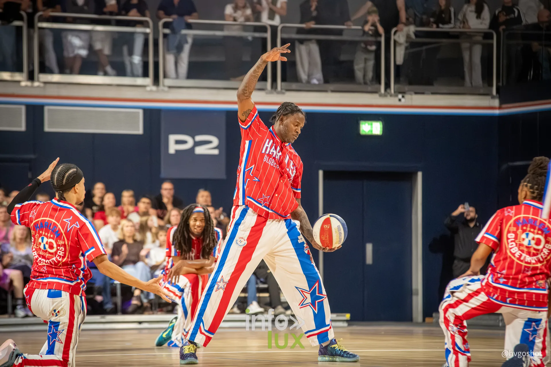 Harlem Globetrotters à la Coque de Luxembourg, 3 octobre 2026 : un Globetrotter fait tourner le ballon