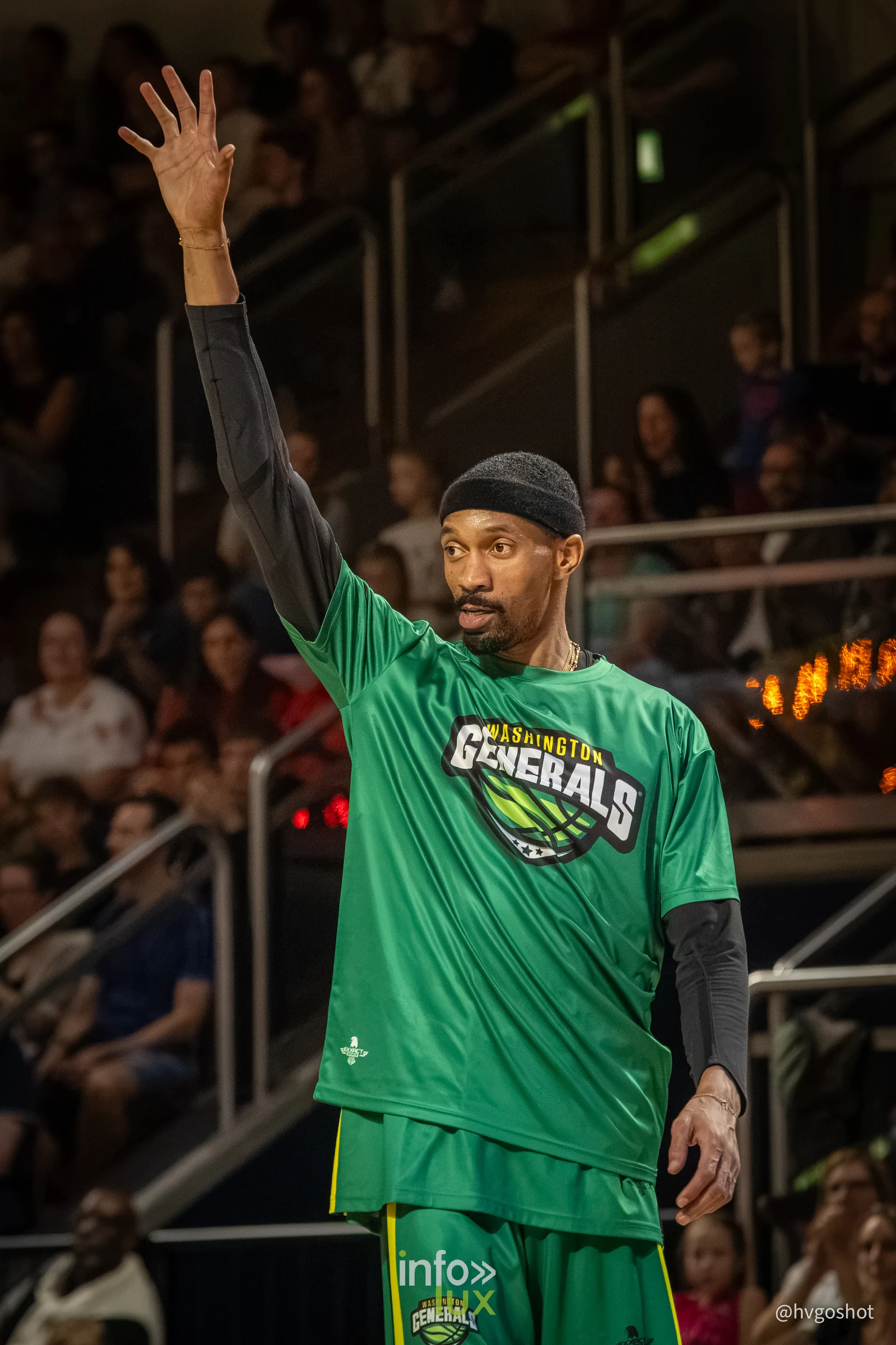 Harlem Globetrotters à la Coque de Luxembourg, 3 octobre 2026 : un joueur des Washington Generals salue le public