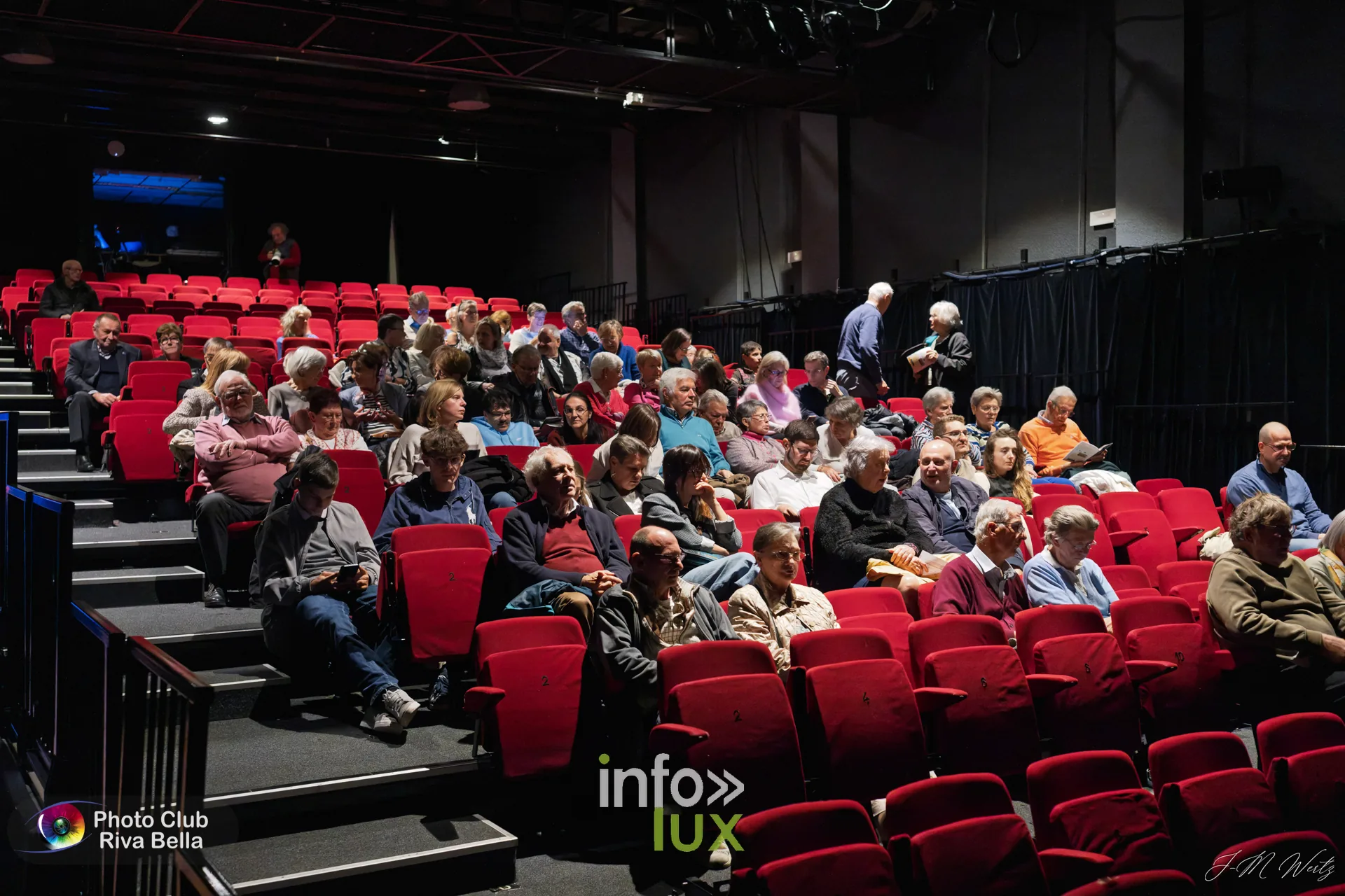 150 ans de l’Harmonie Royale de Mont-Saint-Pont au POP, Braine-l’Alleud, 10 octobre 2026 : le public dans la salle du POP (photo Jean-Marie Wertz, Photo-Club Riva-Bella)