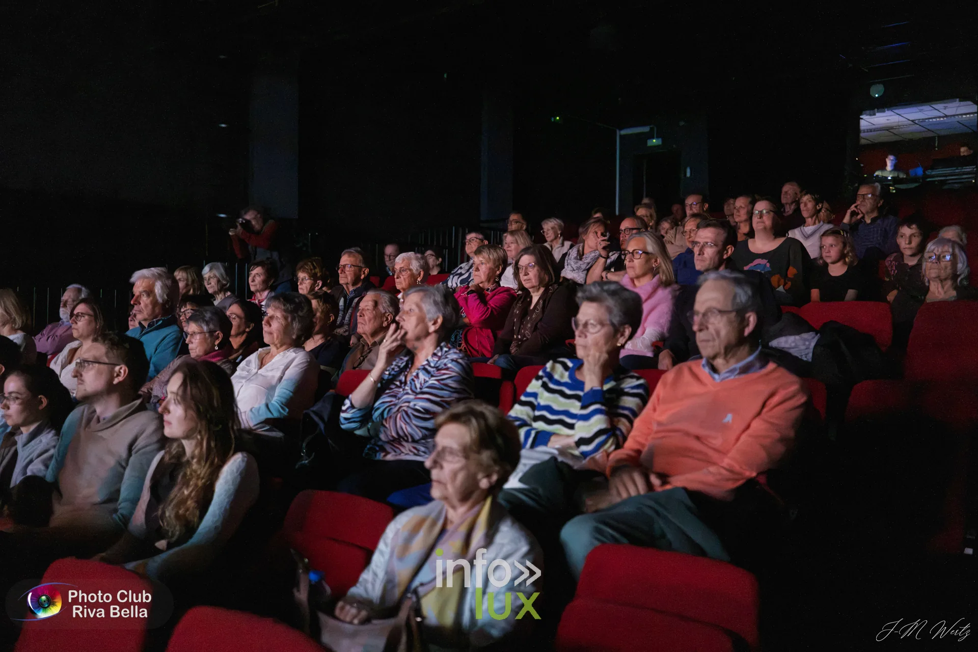 150 ans de l’Harmonie Royale de Mont-Saint-Pont au POP, Braine-l’Alleud, 10 octobre 2026 : le public dans la salle du POP (photo Jean-Marie Wertz, Photo-Club Riva-Bella)