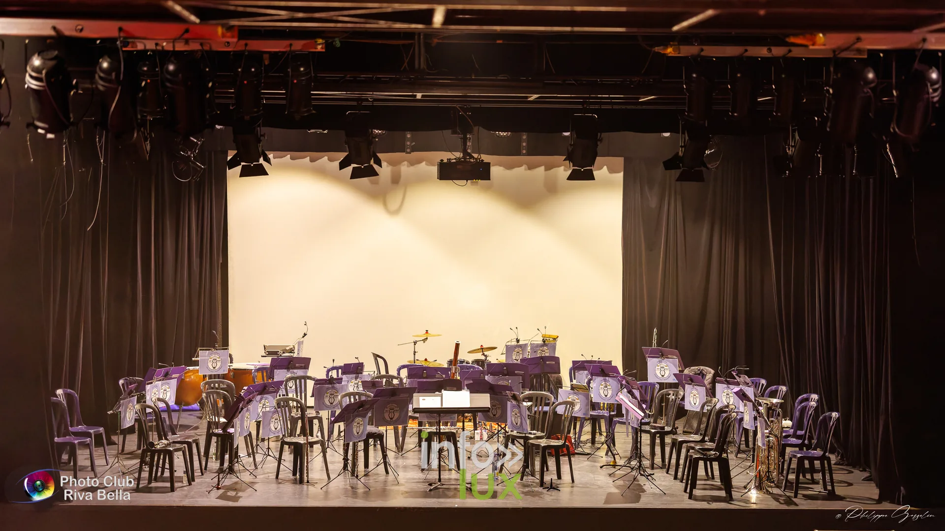 150 ans de l’Harmonie Royale de Mont-Saint-Pont au POP, Braine-l’Alleud, 10 octobre 2026 : la scène du POP avant le concert (photo Philippe Gosselin, Photo-Club Riva-Bella)