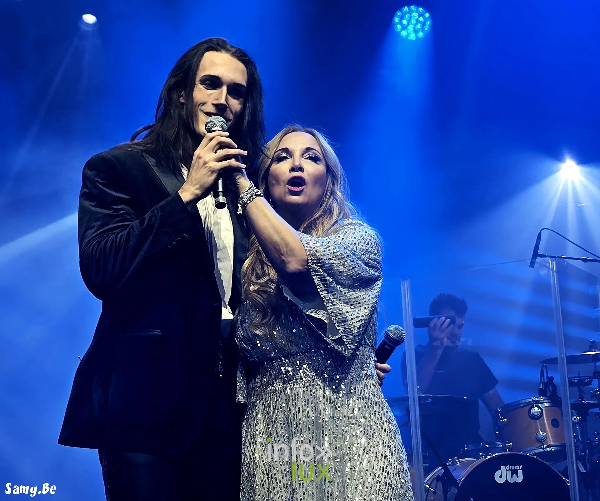 Hélène Ségara à la Kermesse de la Bière de Maubeuge, Espace Sculfort, 21 octobre 2026 : Axel Tedesco et Hélène Ségara (photo Samy.be)