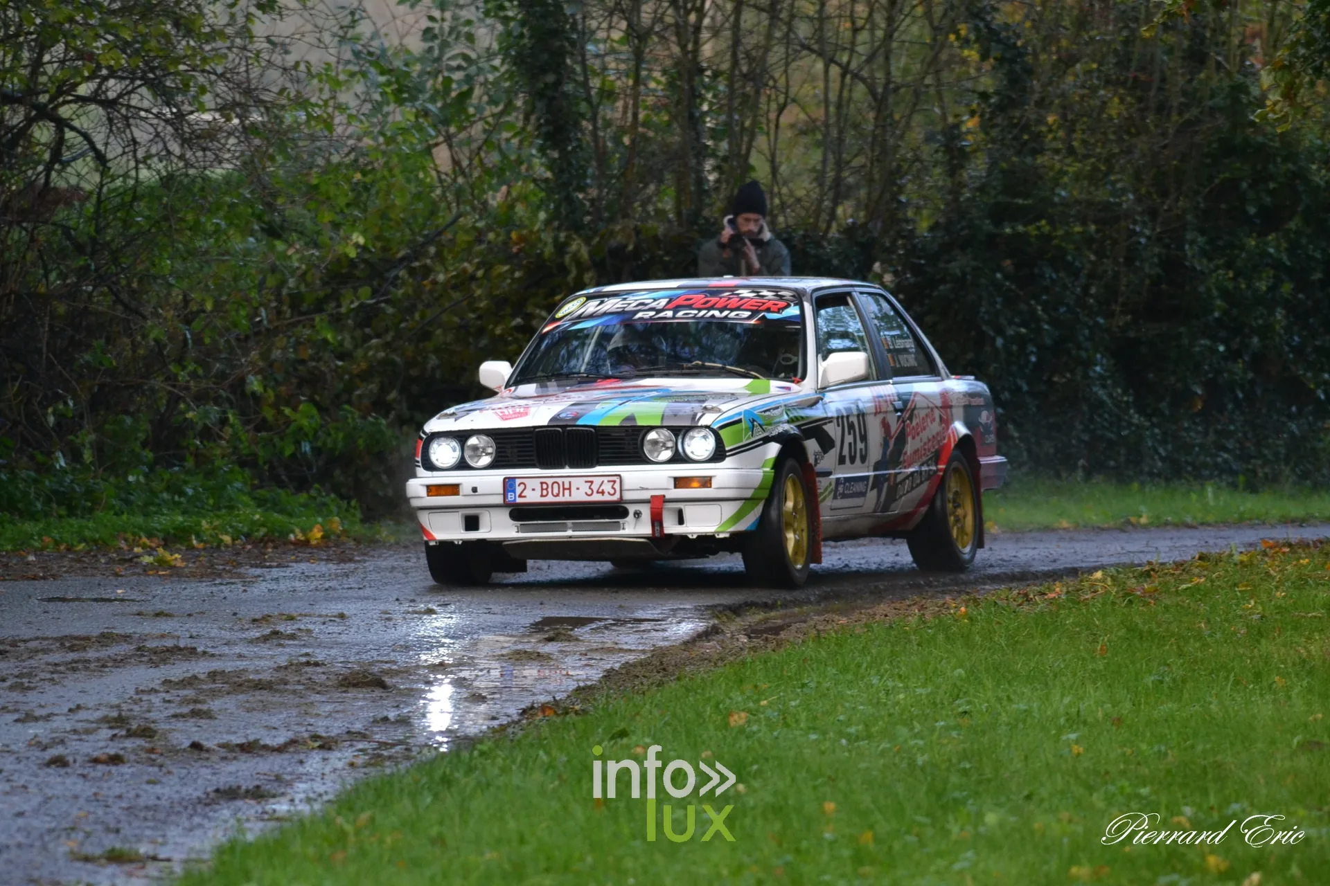 JMC Rallye des Hautes Fagnes 2026 à Jalhay : la BMW 323i E30 n°259 de Bernard Léonard et Jessica Vucinic