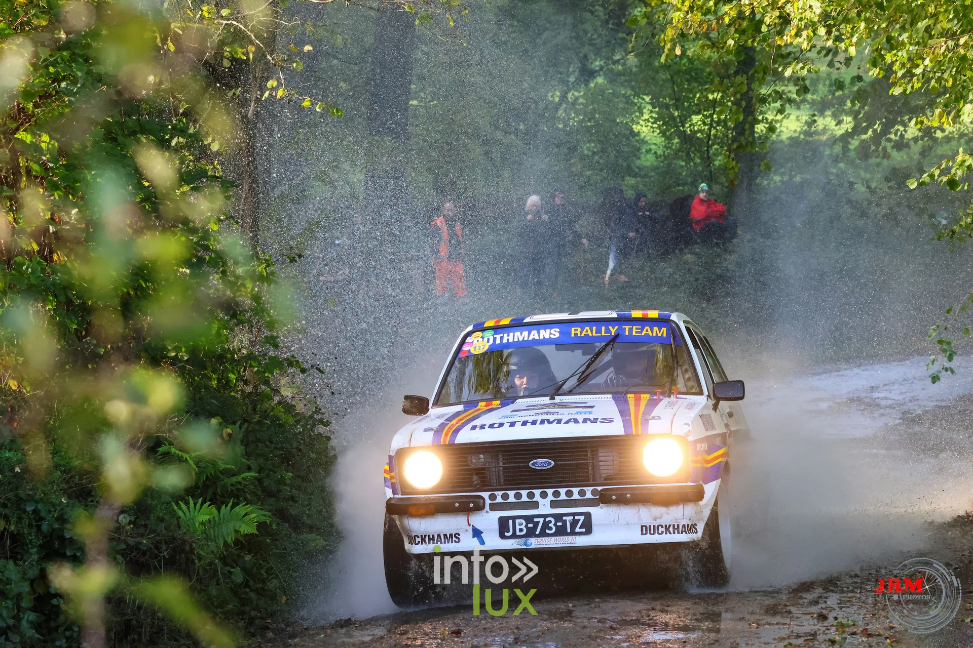 JMC Rallye des Hautes Fagnes 2026 à Jalhay : une Ford Escort au passage d’un gué (photo Jérémy Leboutte)