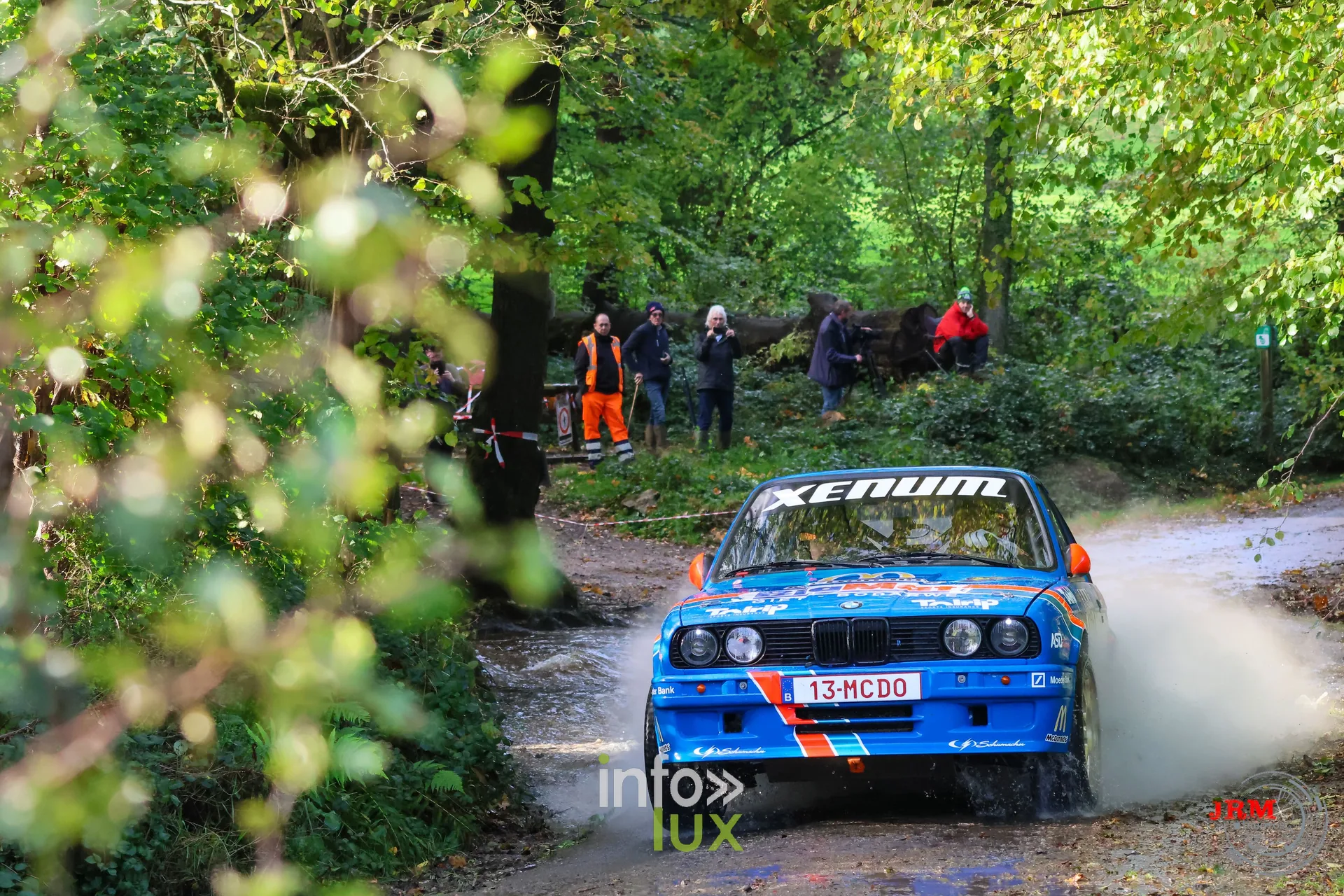 JMC Rallye des Hautes Fagnes 2026 à Jalhay : une BMW au passage d’un gué (photo Jérémy Leboutte)