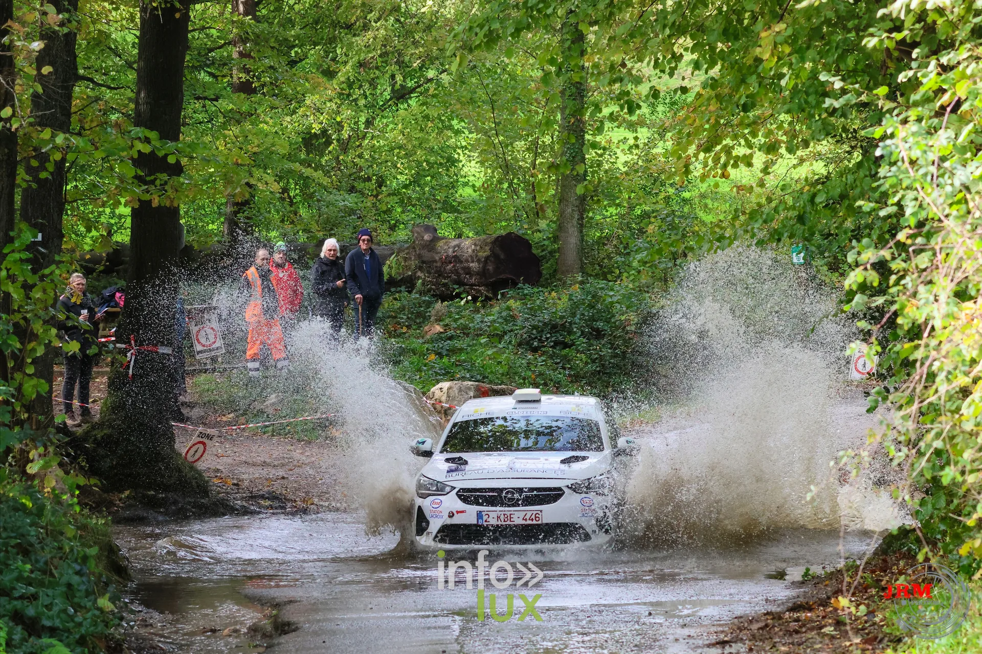 JMC Rallye des Hautes Fagnes 2026 à Jalhay : l’Opel Corsa Rally4 d’Emilien Allart et Johan Jalet au passage d’un gué (photo Jérémy Leboutte)
