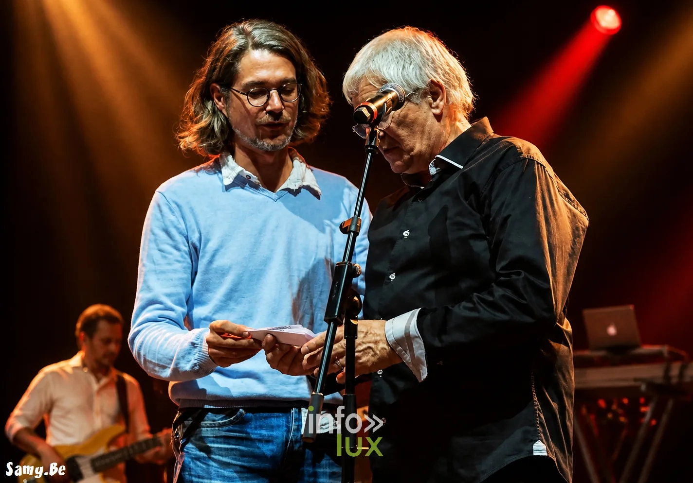 Kermesse de Maubeuge, Espace Sculfort, 24 octobre 2026 : Joël Alain et le régisseur (photo Samy.be)