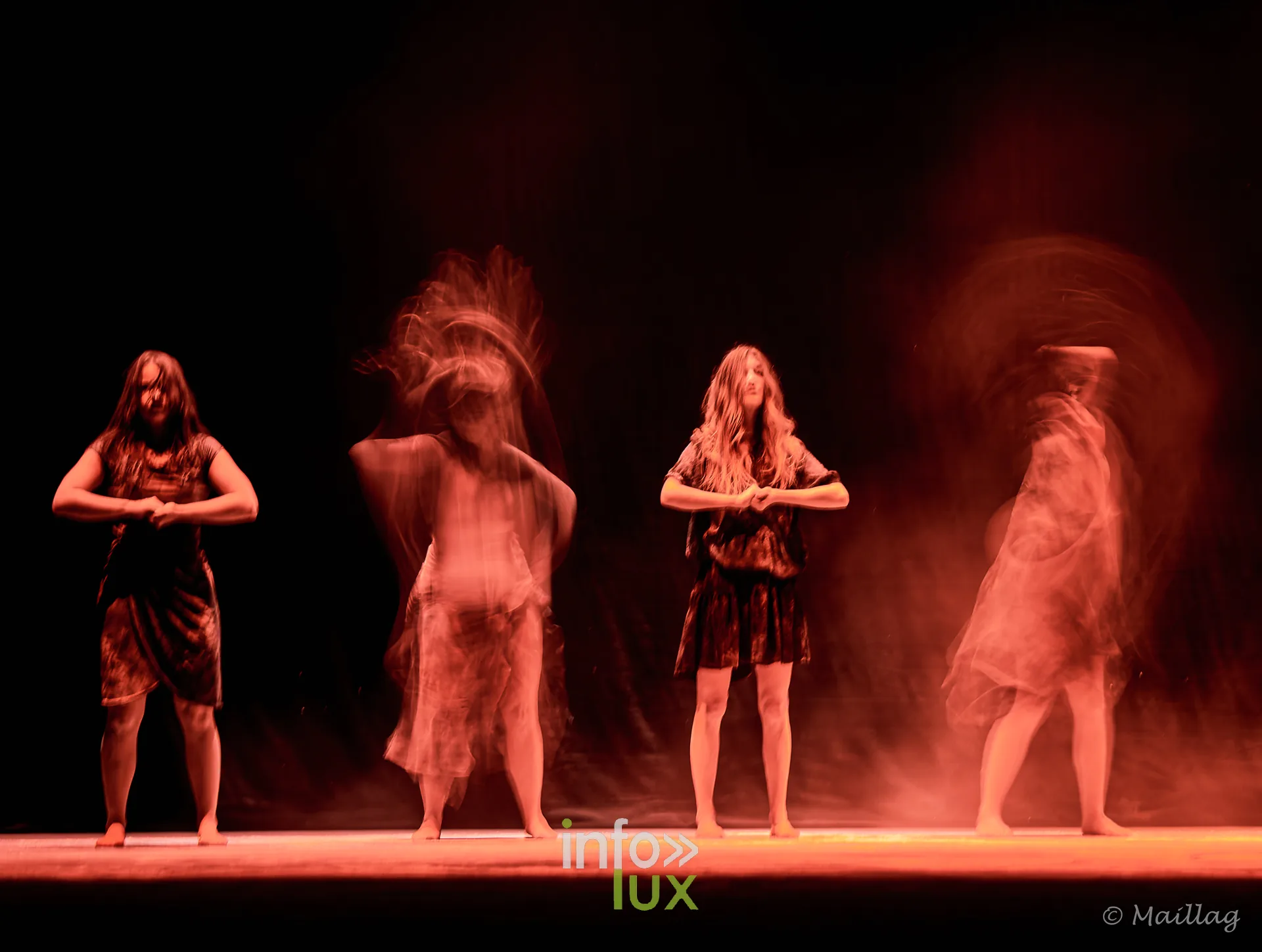 La Neuvième, spectacle de danse contemporaine de Ballismos au Centre culturel Le Totem à Libramont-Chevigny, 24 octobre 2026 : quatre danseuses (photo Guy Maillard)
