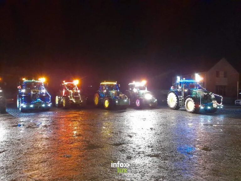 Gesves > Illuminations > Les Féeries de Noël by Dibagri : parade de tracteurs illuminés 2026