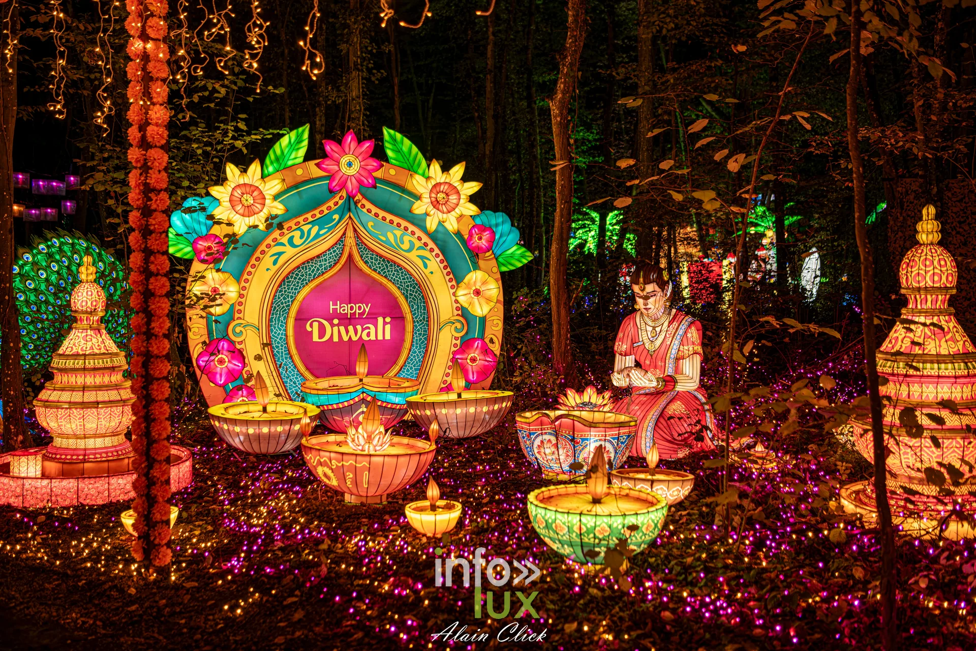 Luminescences 2026-2027 au Zoo d’Amnéville : la scène « Happy Diwali » de l’univers de l’Inde (photo Alain Click)