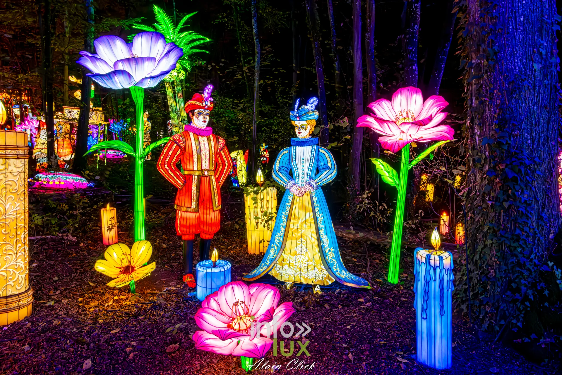 Luminescences 2026-2027 au Zoo d’Amnéville : personnages en costumes et fleurs lumineuses (photo Alain Click)