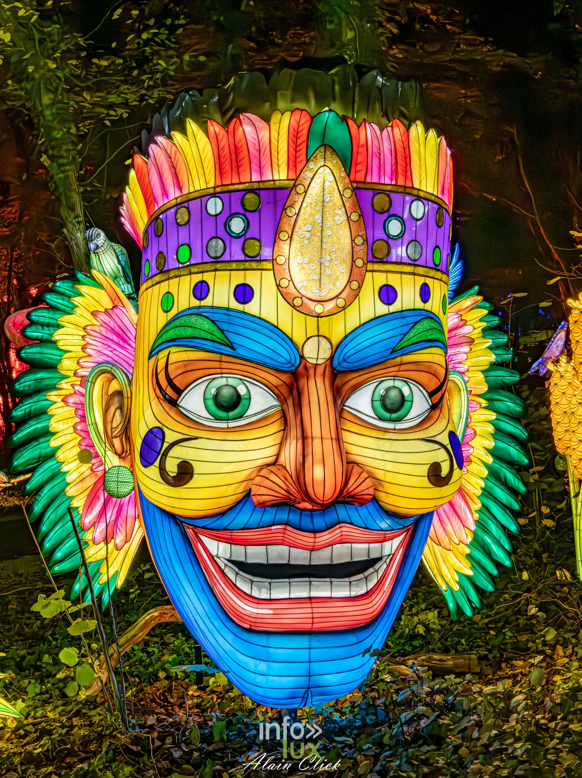 Luminescences 2026-2027 au Zoo d’Amnéville : masque géant en lanterne (photo Alain Click)