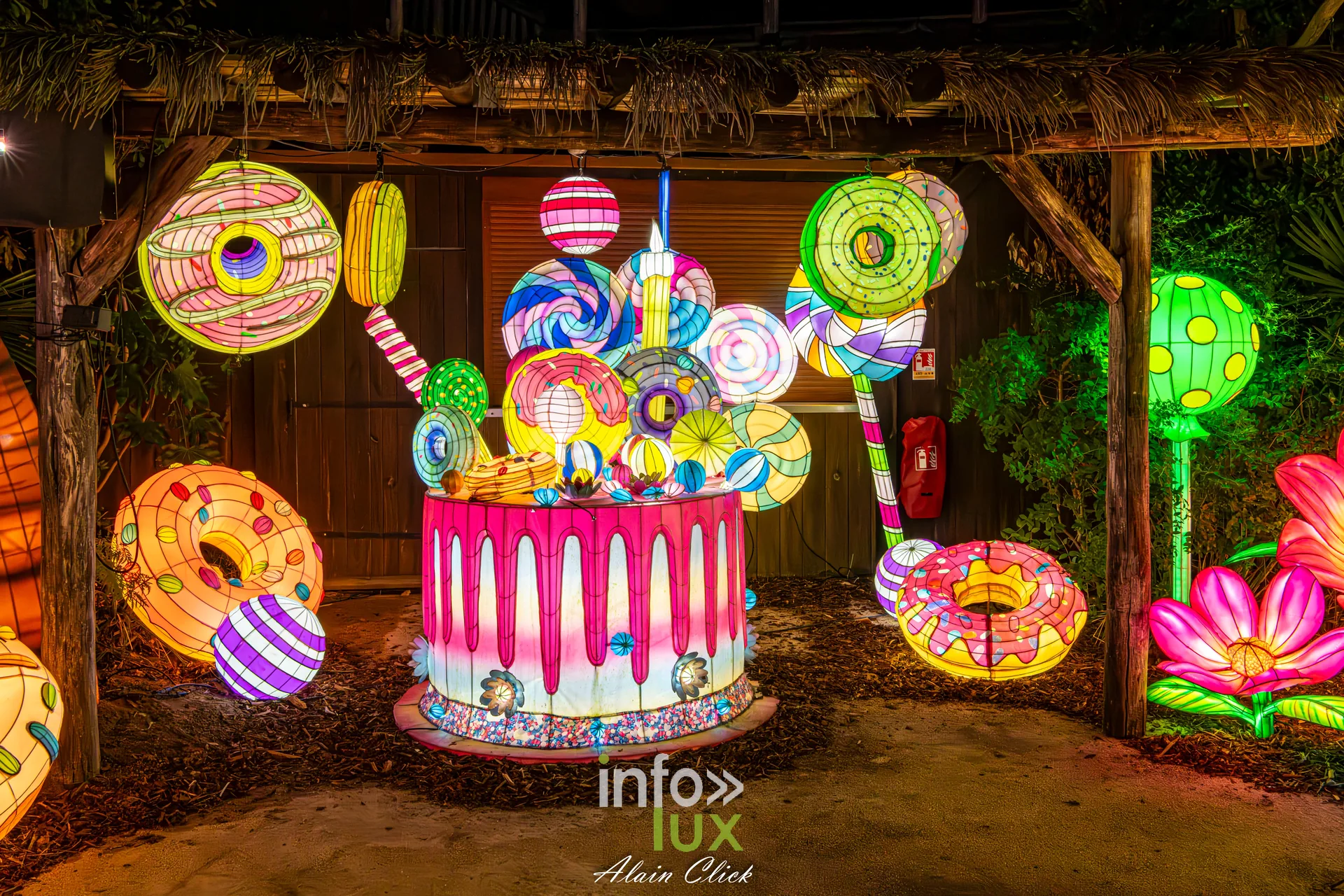 Luminescences 2026-2027 au Zoo d’Amnéville : gâteau et bonbons géants en lanternes (photo Alain Click)