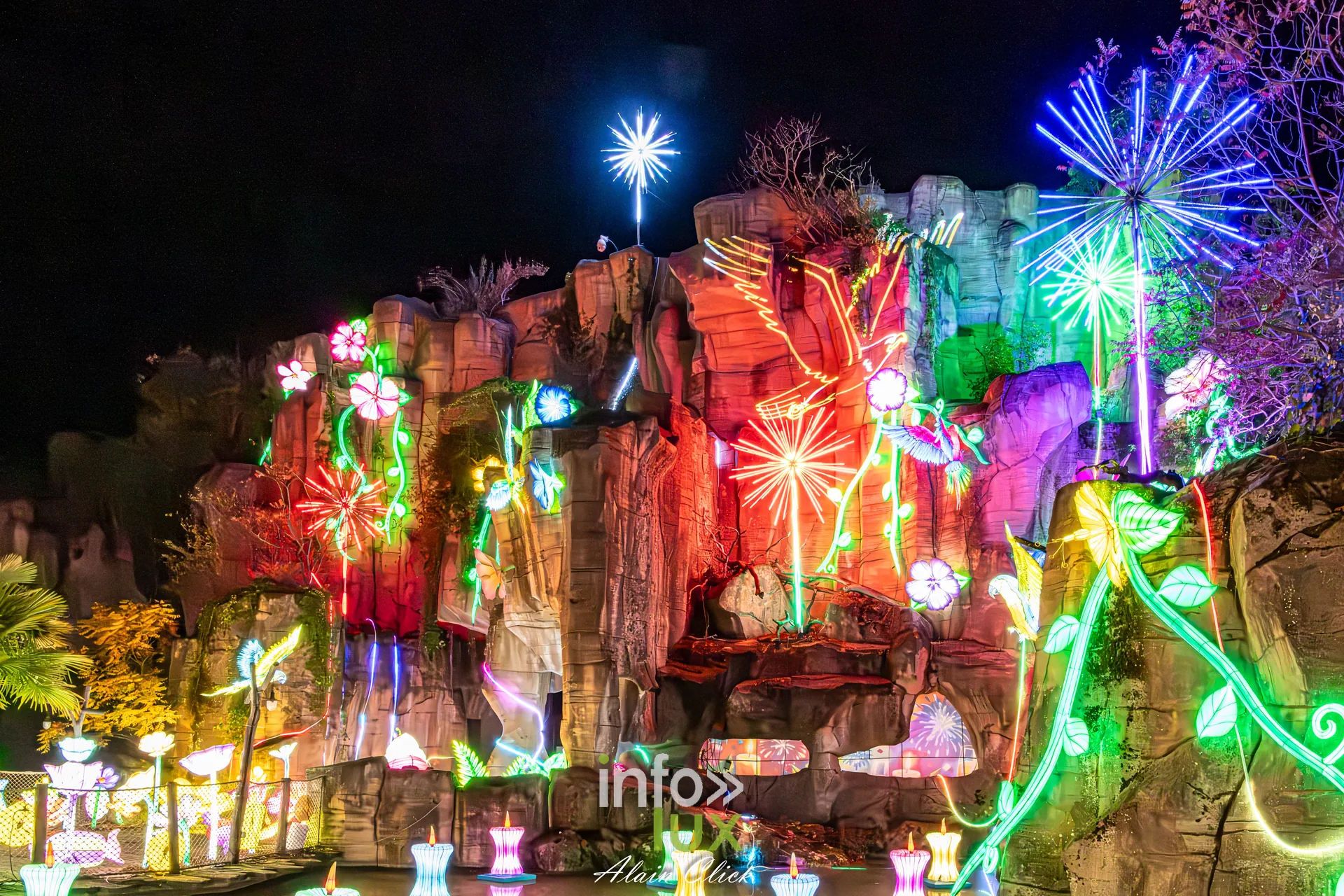 Luminescences 2026-2027 au Zoo d’Amnéville : rochers et fleurs lumineuses (photo Alain Click)