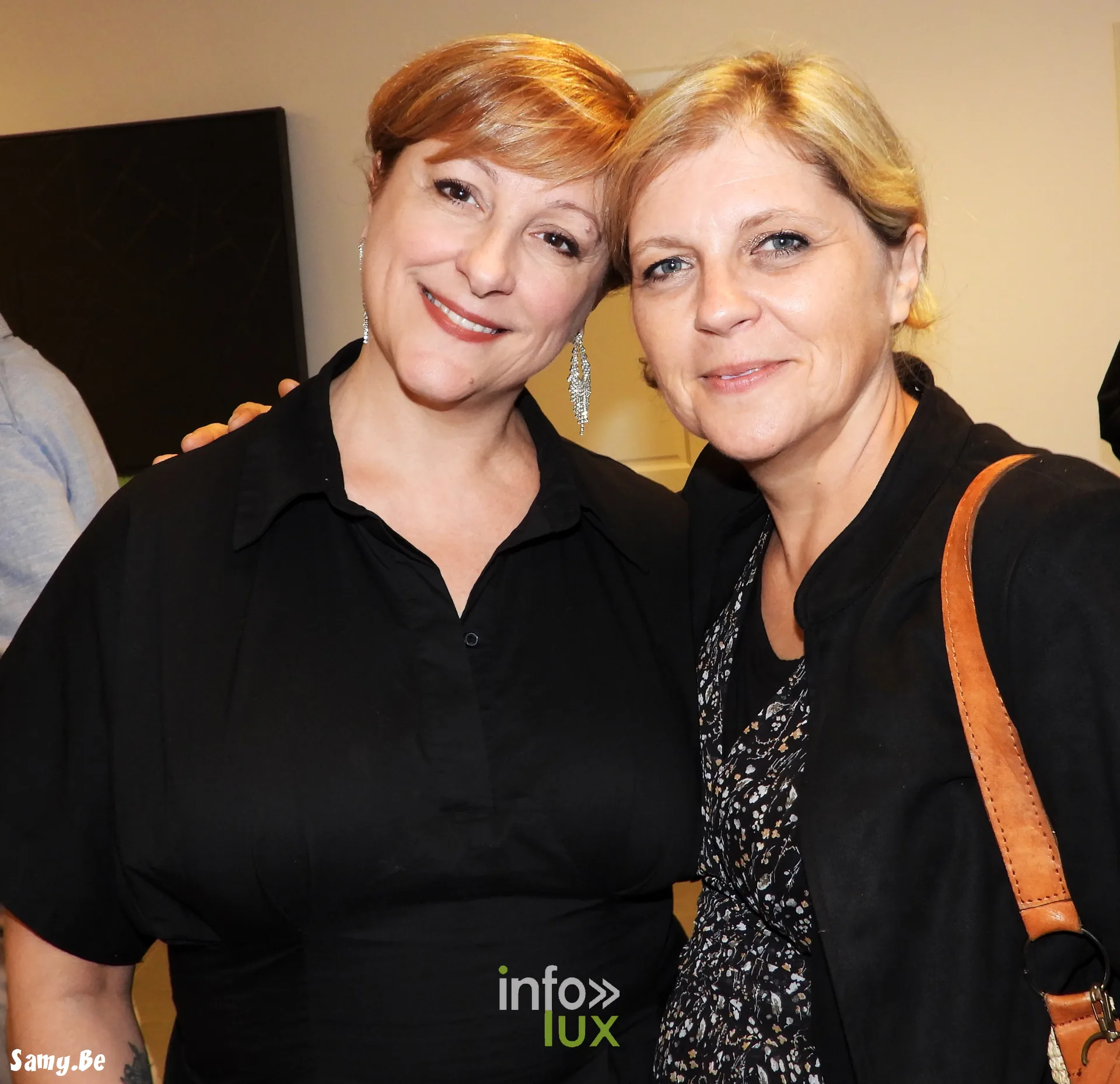 Inauguration de la Maison de la Laïcité de Frameries, 2 octobre 2026 : Angélique Leleux, maîtresse de cérémonie, et Marjorie Mahieu, de l’Académie de musique et des arts de la parole de Frameries