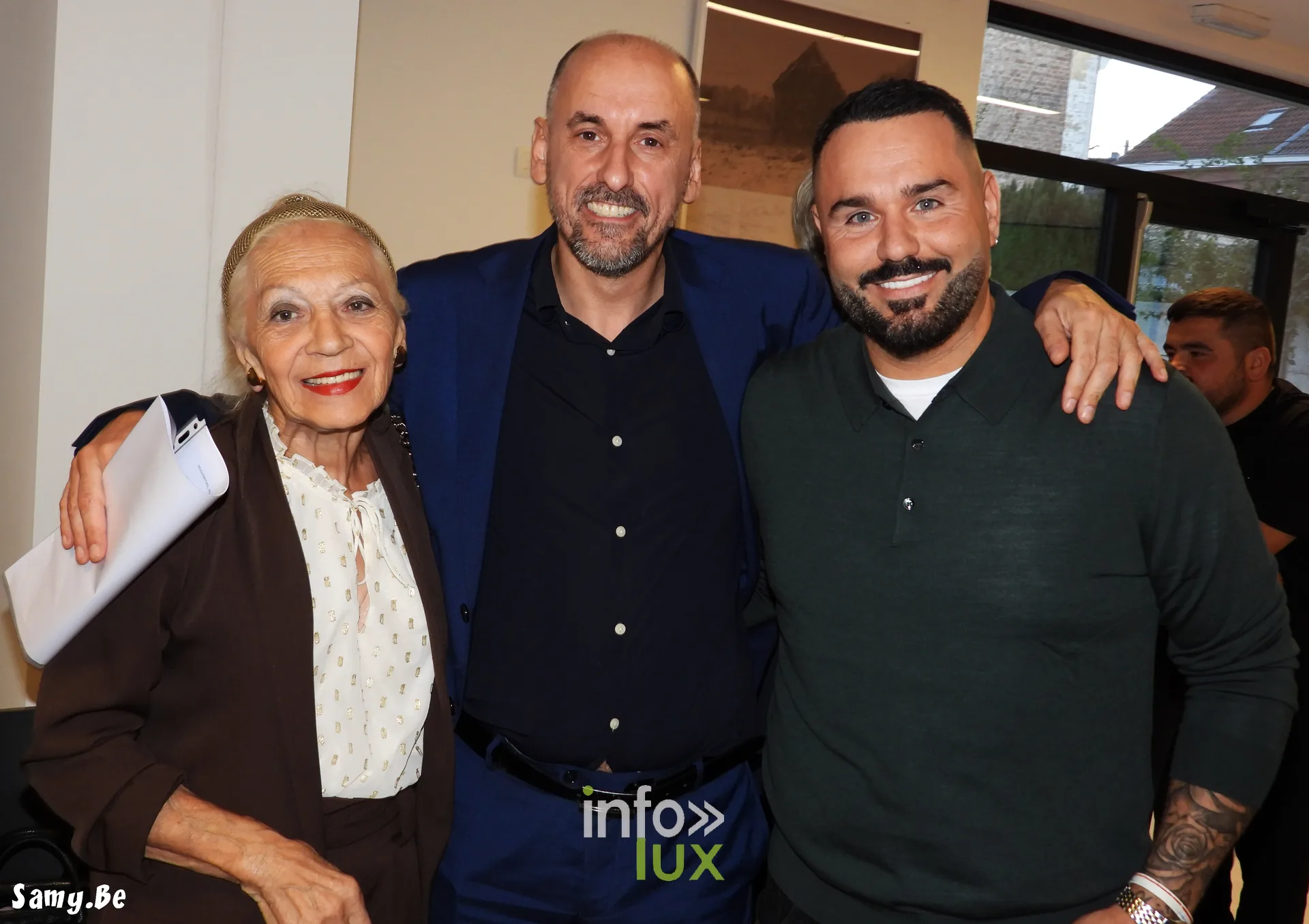 Inauguration de la Maison de la Laïcité de Frameries, 2 octobre 2026 : Manu Disabato, bourgmestre de Frameries, le chanteur Salvatore Livolsi et Nadine Heuchamps-Di Bari