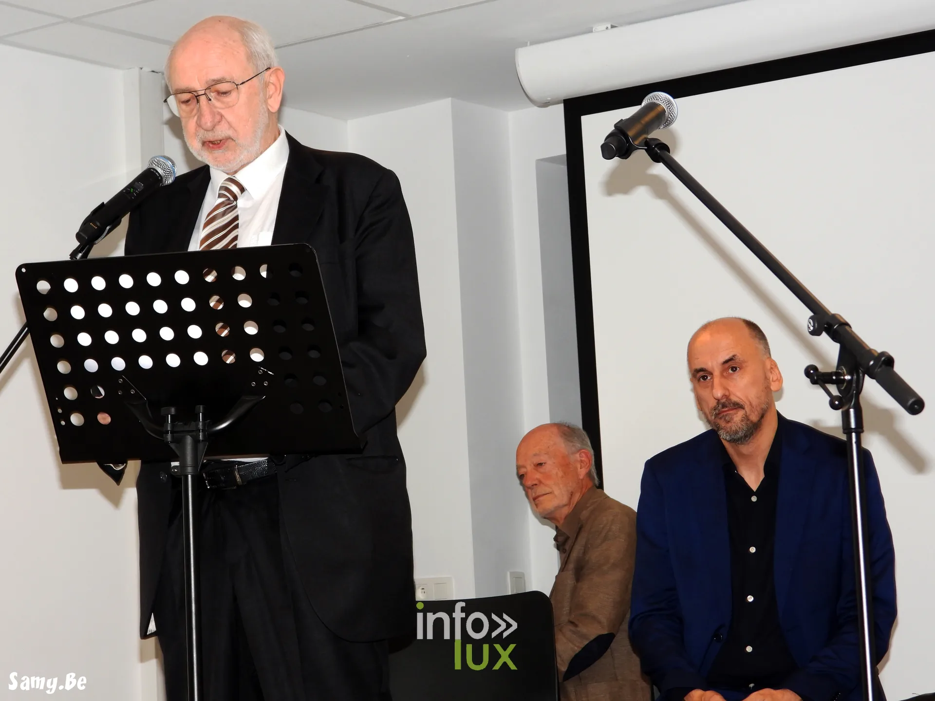 Inauguration de la Maison de la Laïcité de Frameries, 2 octobre 2026 : André Ceuterick et le bourgmestre Manu Disabato pendant les discours