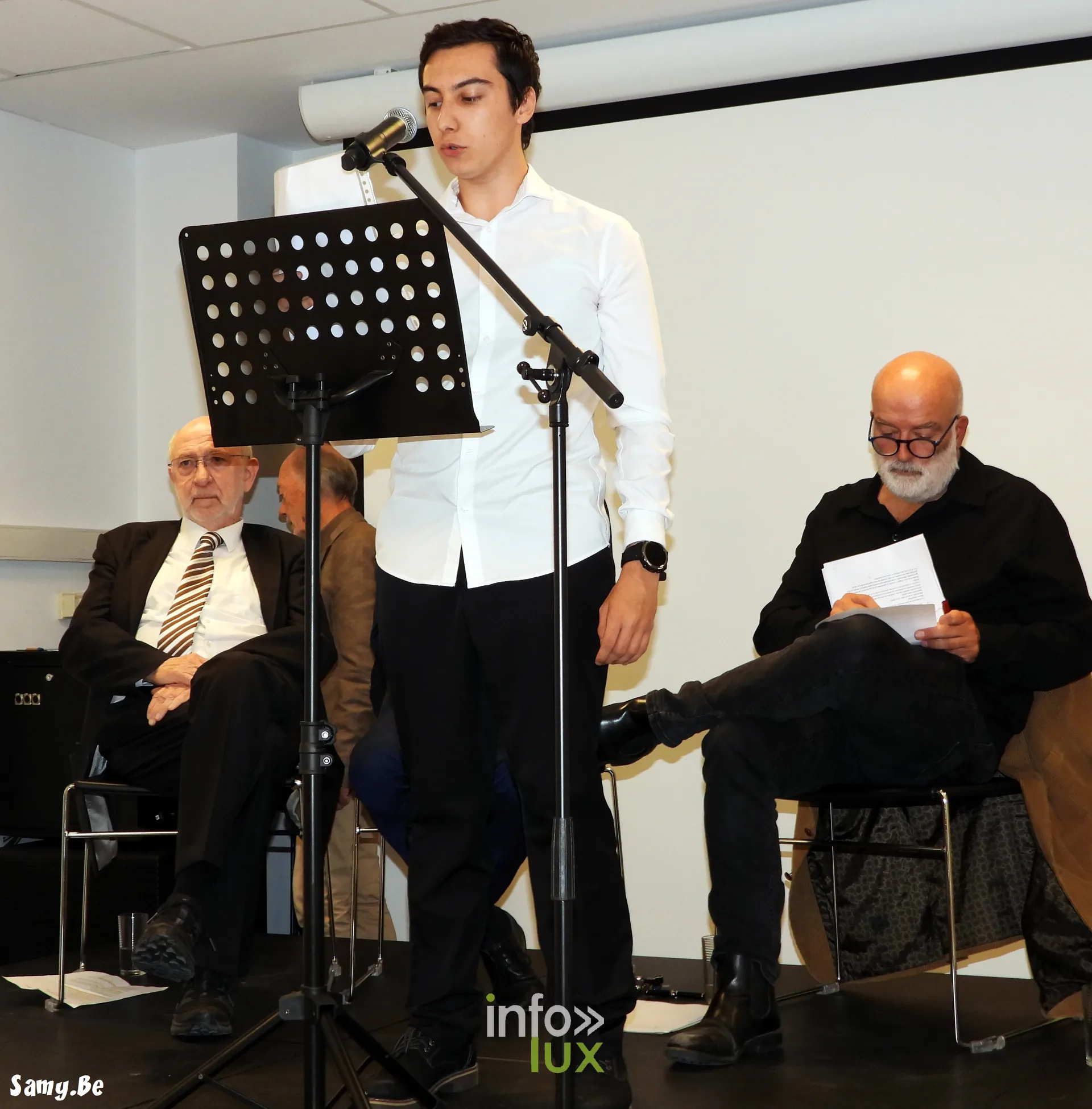 Inauguration de la Maison de la Laïcité de Frameries, 2 octobre 2026 : Thomas Dasseleer, comédien, lit la « Prière à Dieu » de Voltaire