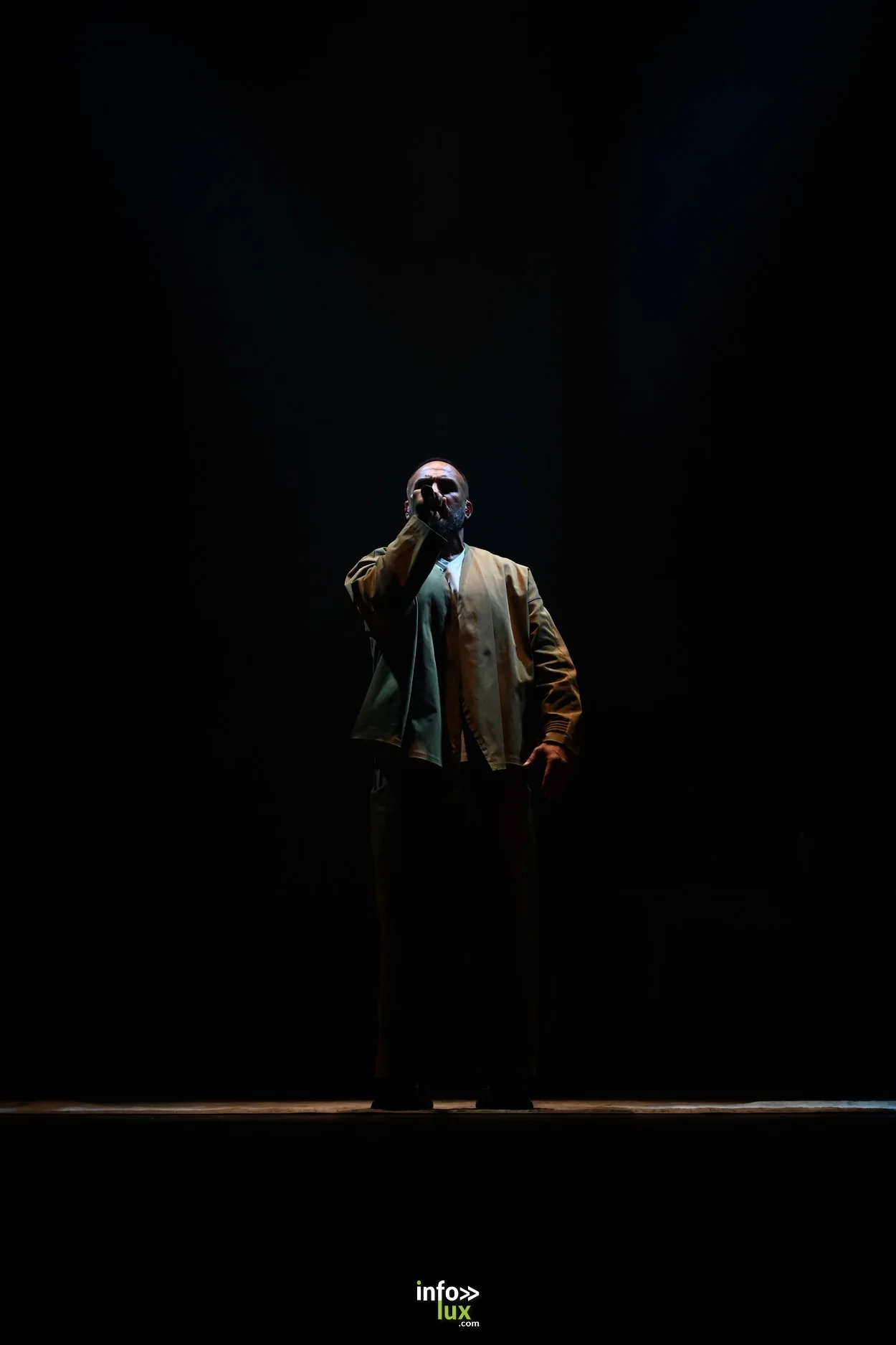 Médine sur la scène de la salle Poirel, Nancy Jazz Pulsations, 9 octobre 2026 (photo ML Bastien)