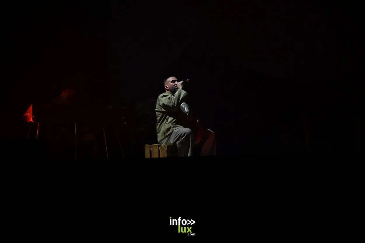 Médine sur la scène de la salle Poirel, Nancy Jazz Pulsations, 9 octobre 2026 (photo ML Bastien)