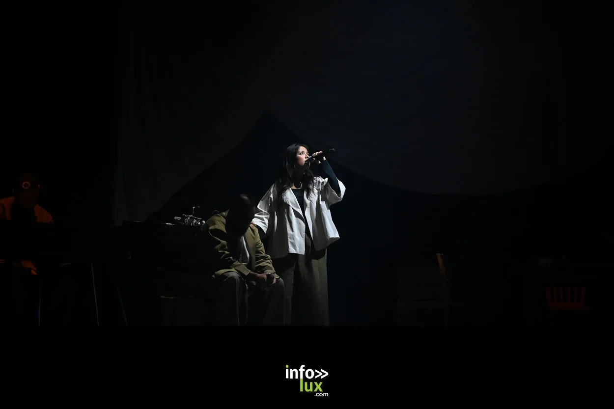 Le spectacle Enfants du destin, Tournée acoustique sur la scène de la salle Poirel, Nancy Jazz Pulsations, 9 octobre 2026 (photo ML Bastien)